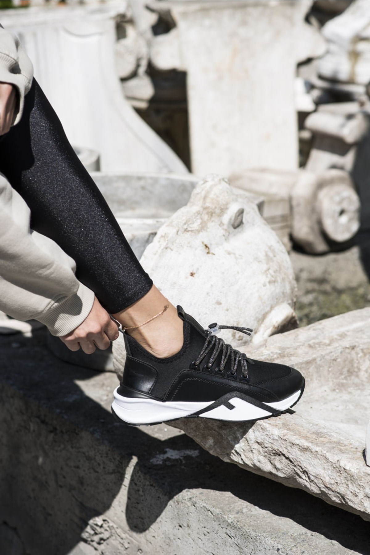 Salva Kadın Siyah Scuba Kumaş Taş Detay Sneaker