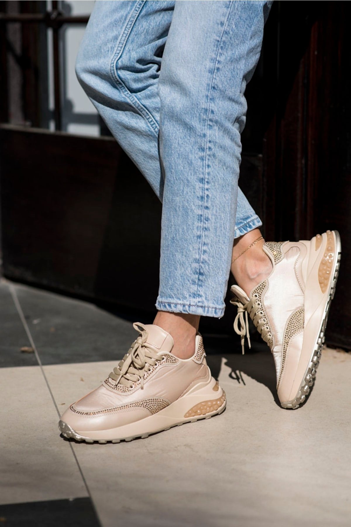 User Kadın Bej Taş Detay Sneaker