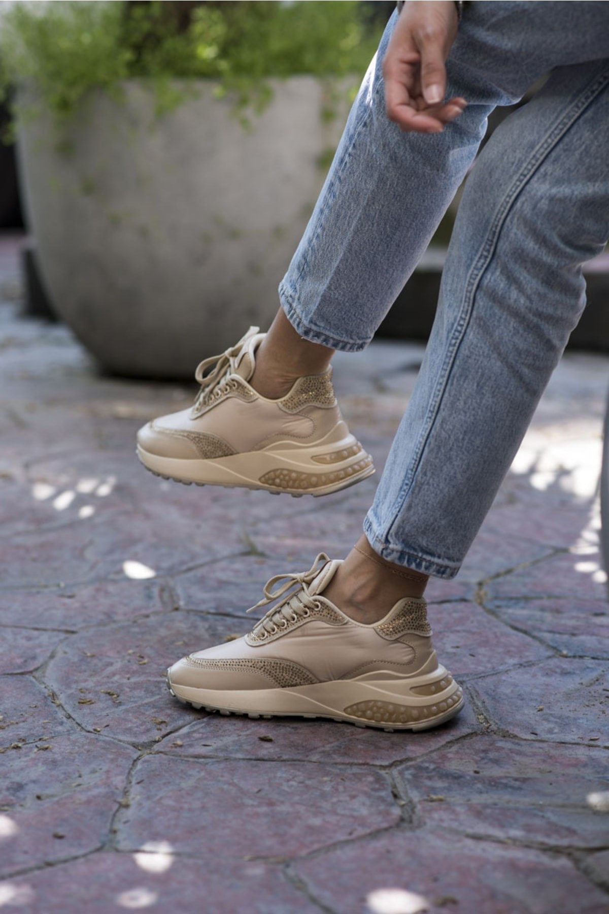 User Kadın Bej Taş Detay Sneaker