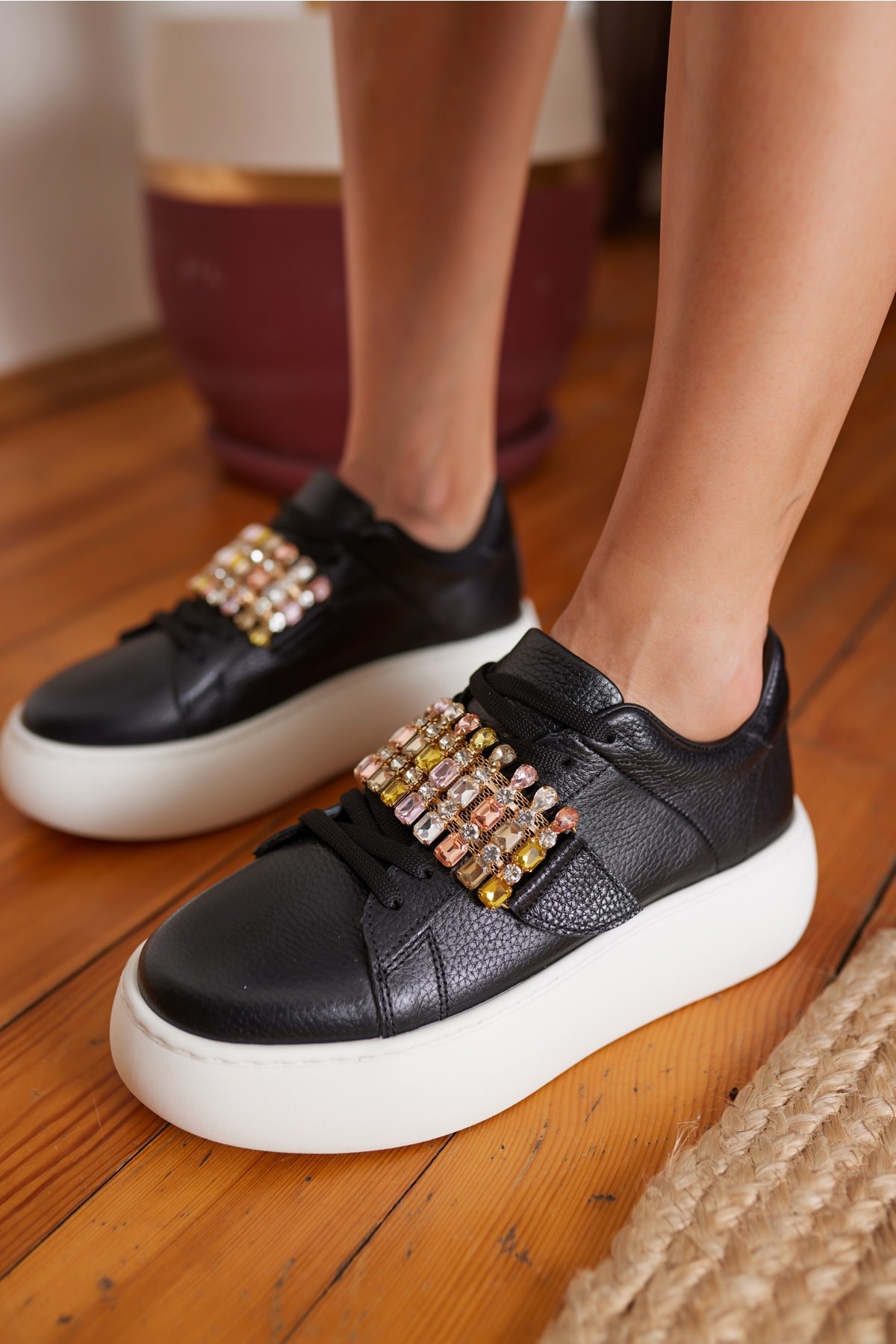 Ellya Kadın Siyah Gercek Deri Taş Detay Eva Taban Sneaker