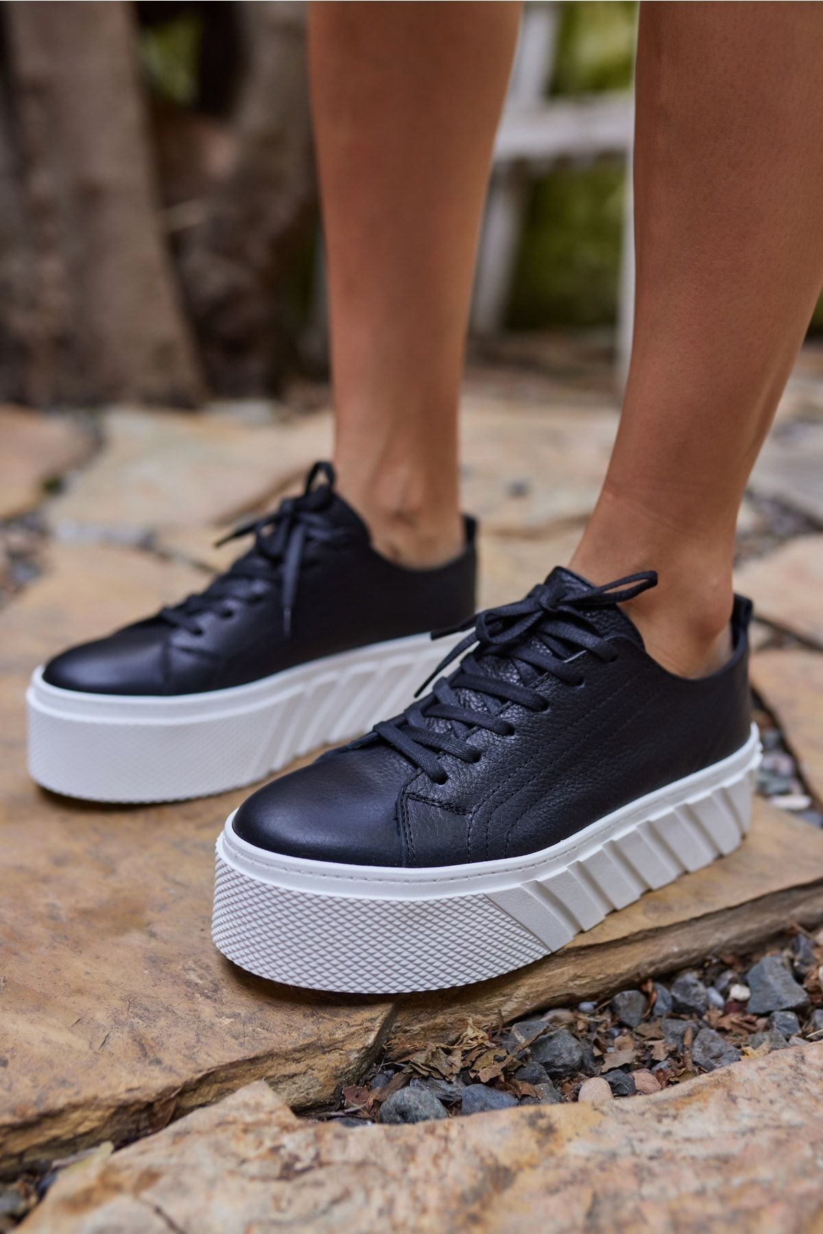 SARAH KADIN SİYAH GERCEK DERİ SNEAKER