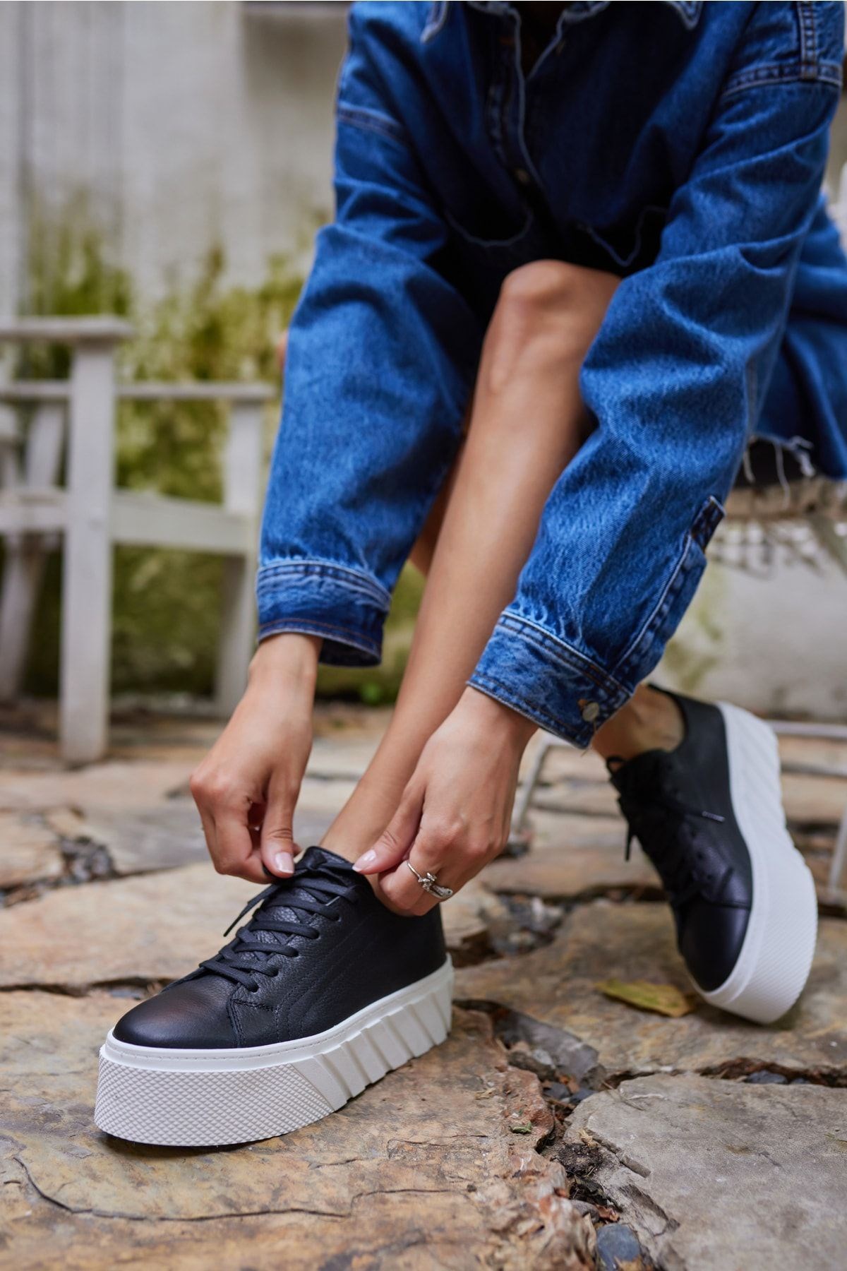 SARAH KADIN SİYAH GERCEK DERİ SNEAKER