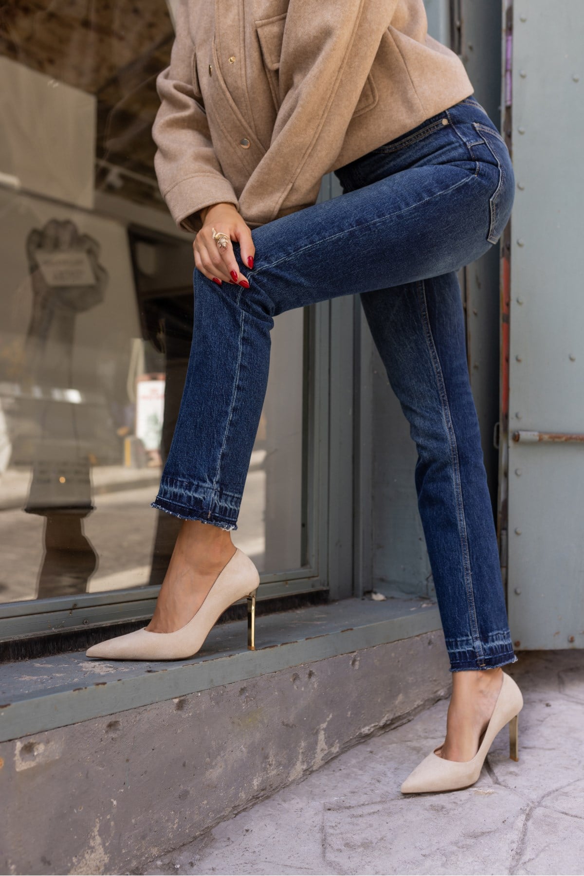 MOLİ KADIN BEJ SUET GALVANIZ OKÇELİ TOPUKLU STILETTO