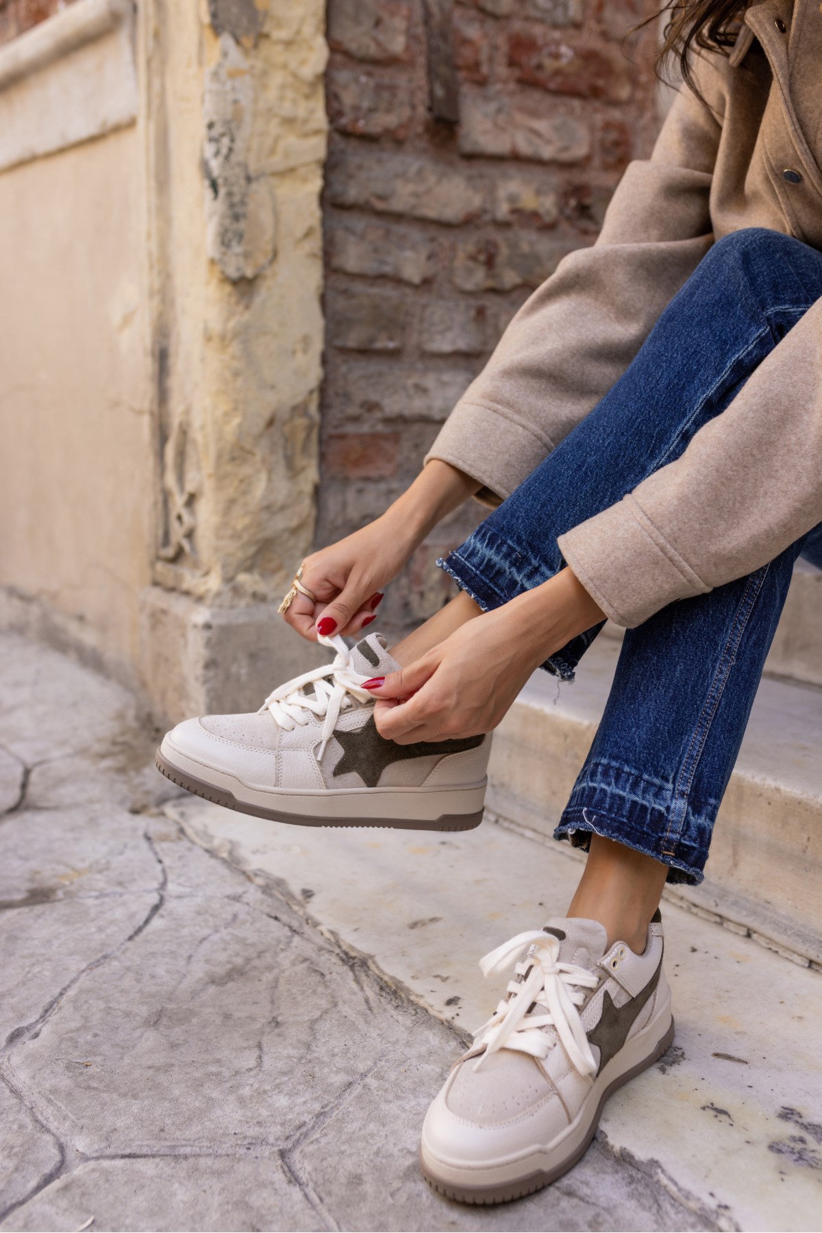 SAMSA KADİN BEJ GERECK YILDIZ DETAY DERİ SNEAKER