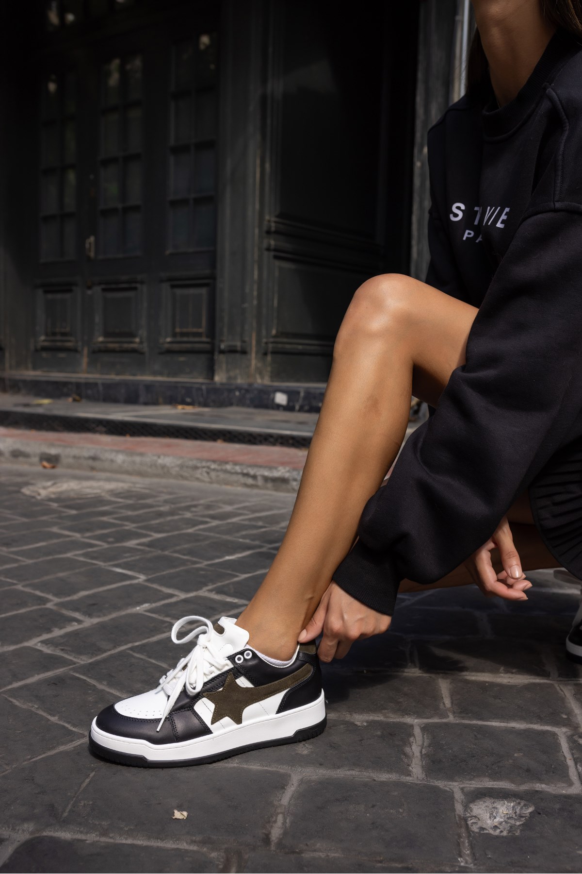 SAMSA KADIN BEYAZ SİYAH YILDIZ DETAY GERCEK DERİ SNEAKERS