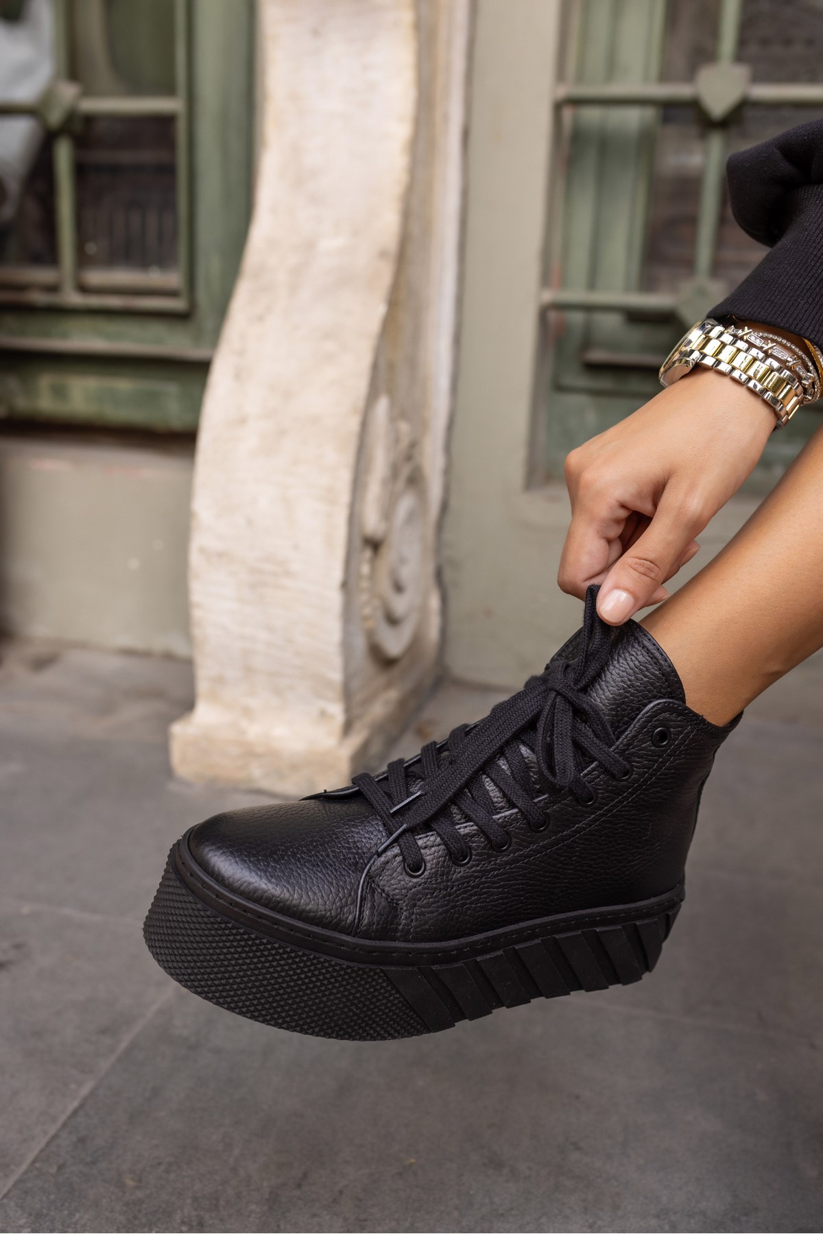 CORCY KADIN SİYAH GERCEK DERİ SNEAKER BOT