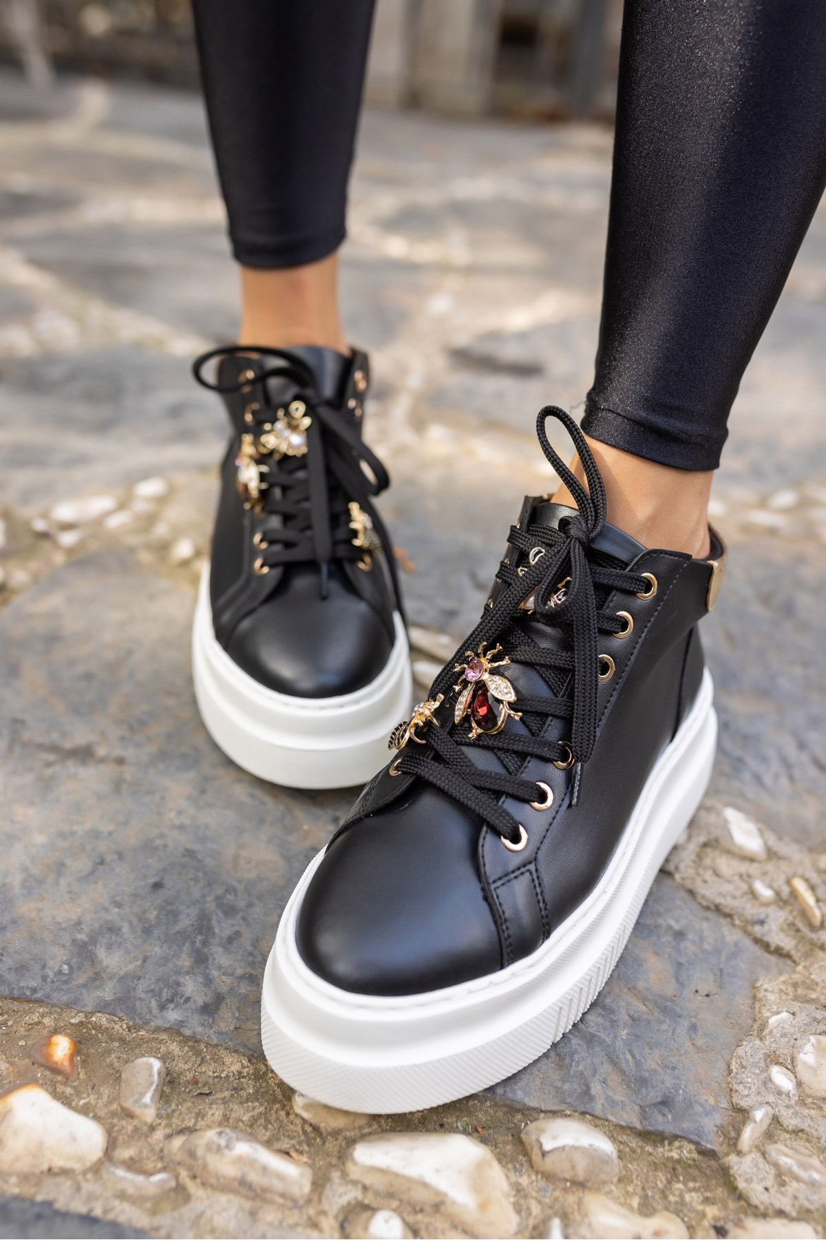 SONNE KADIN SİYAH BAGCIK AKSESUAR DETAY SNEAKER BOT