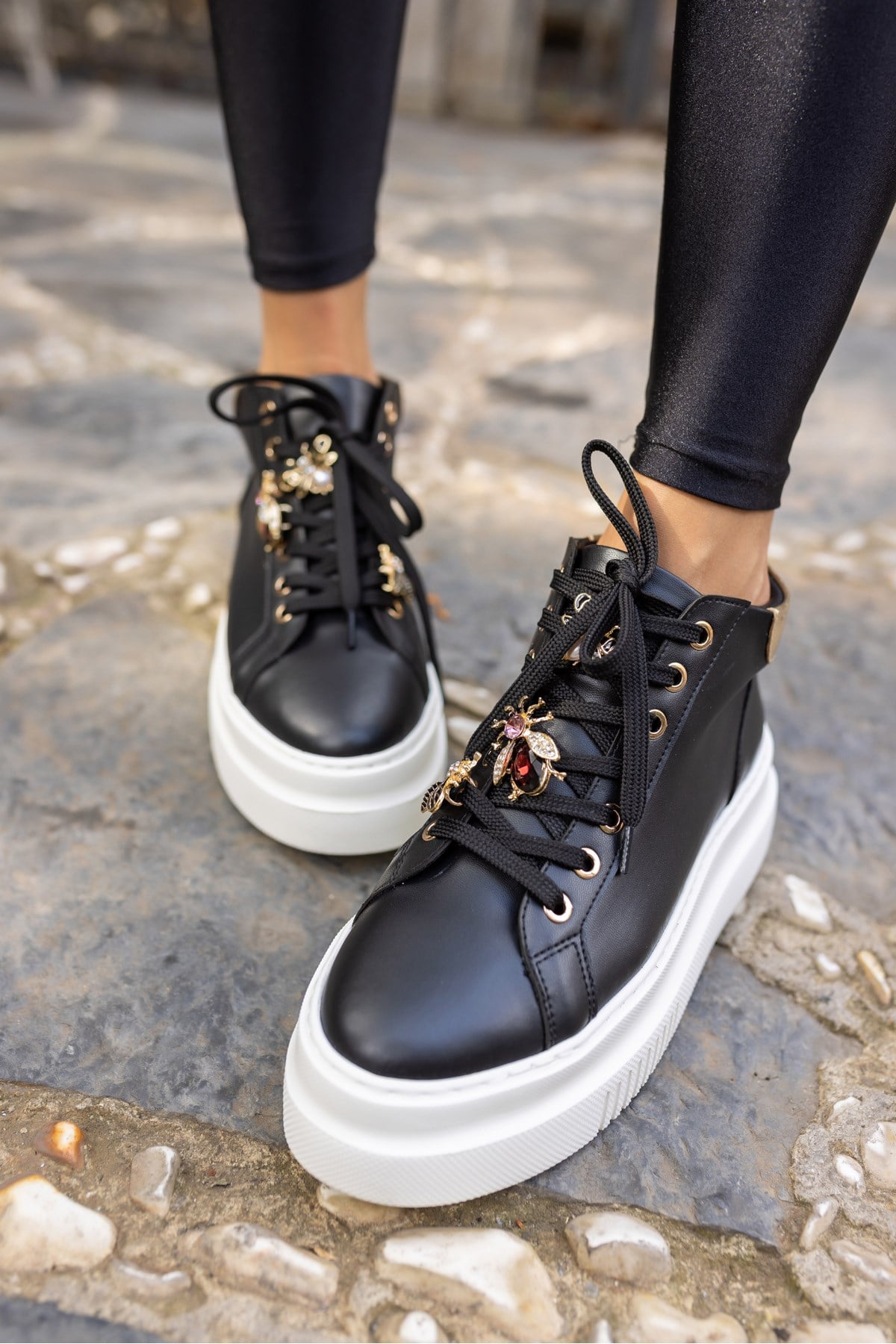 SONNE KADIN SİYAH BAGCIK AKSESUAR DETAY SNEAKER BOT