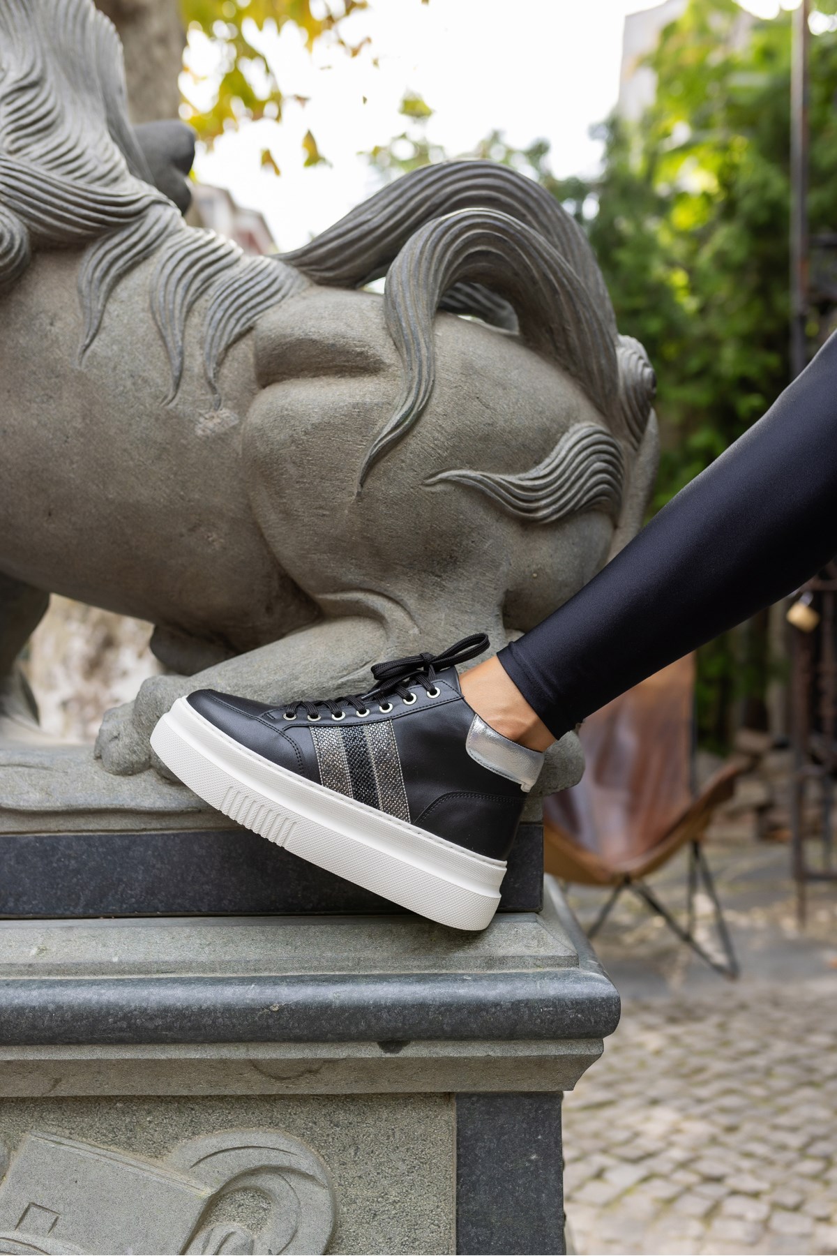 TOBERS KADIN SİYAH TAŞ DETAY SNEAKER