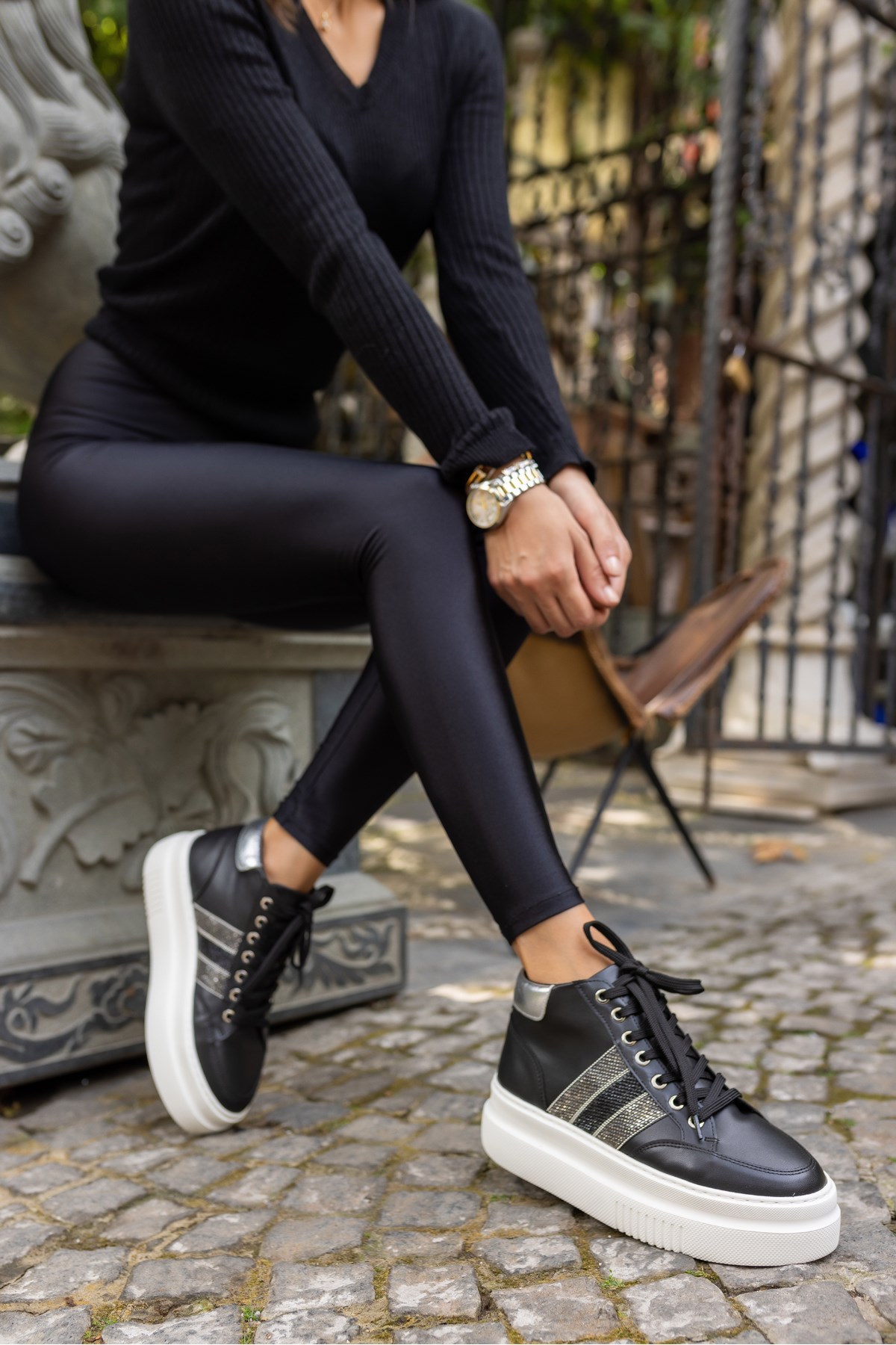 TOBERS KADIN SİYAH TAŞ DETAY SNEAKER