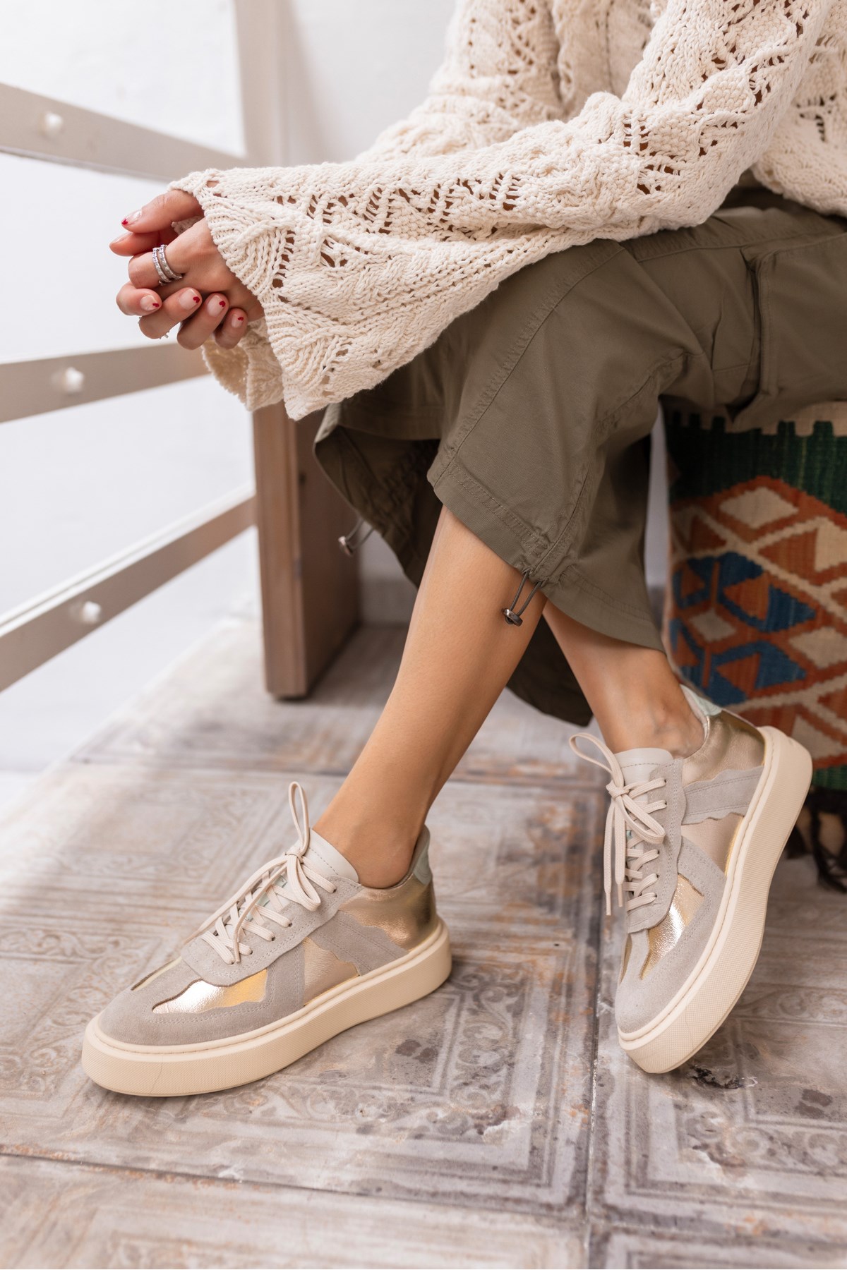 BLOOM KADIN BEJ GERCEK DERİ DORE GARNILI SNEAKER