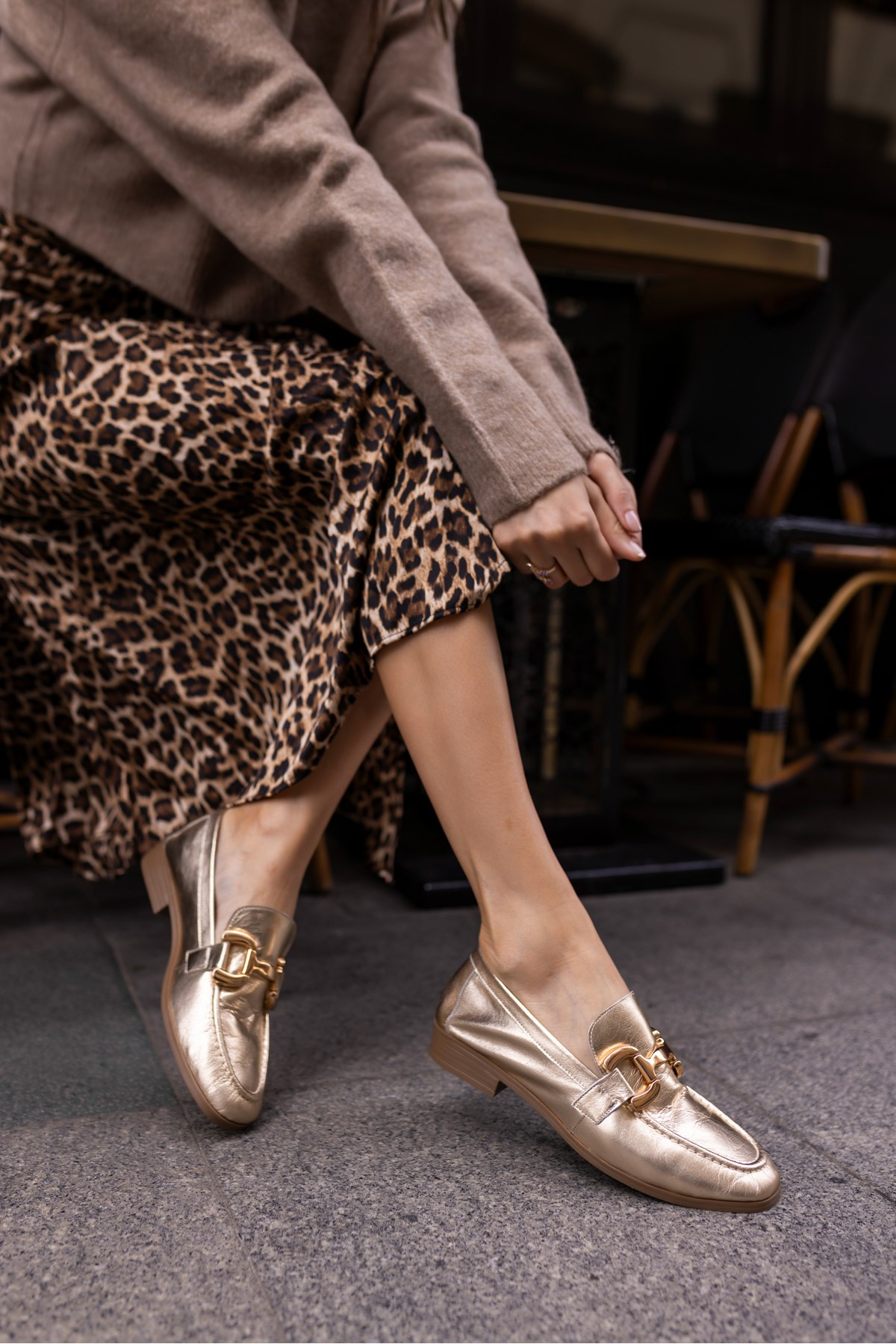 ODESA KADIN GOLD GERCEK DERİ İTHAL TOKA LOAFER AYAKKABİ