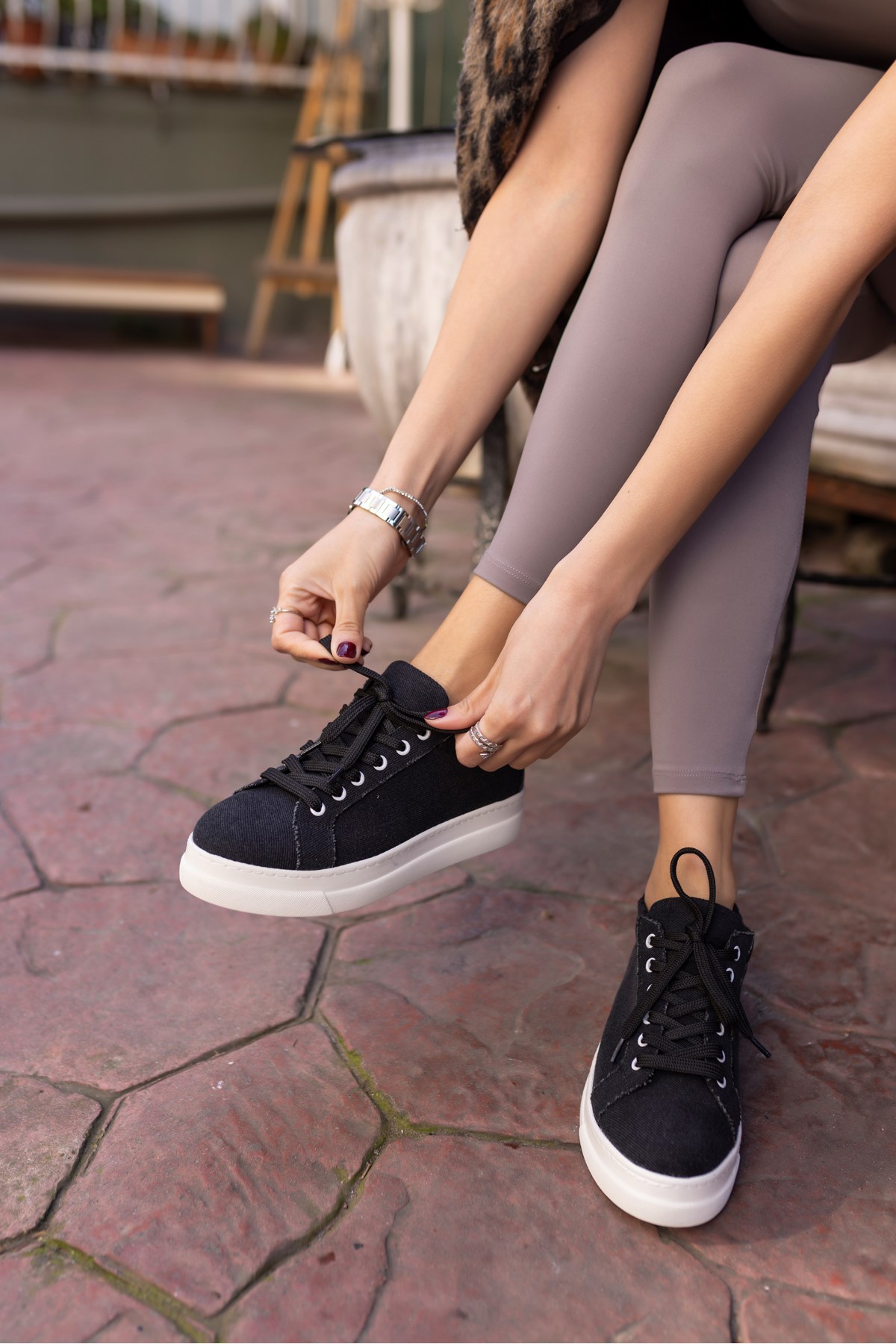 GWEN KADİN SİYAH KETEN LASTİKLİ SNEAKER