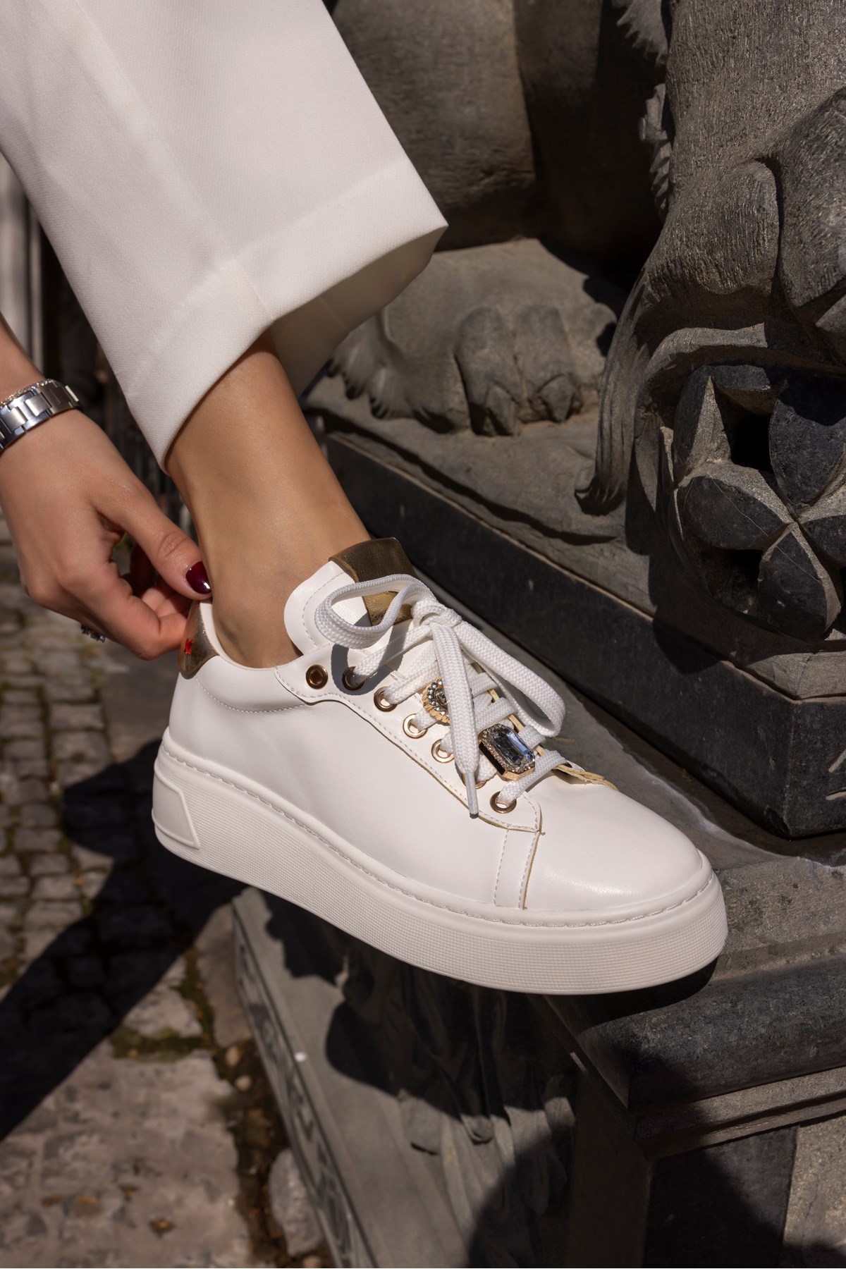 JULİO KADIN BEYAZ BAGCIK TAŞ DETAYLİ SNEAKERS