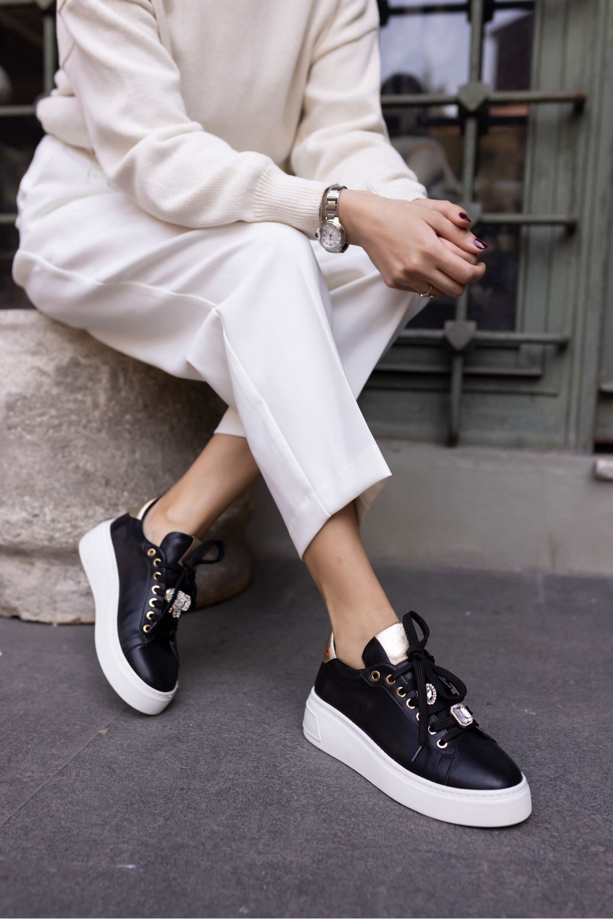 JULİO KADIN SİYAH BAGCIK TAŞ DETAY SNEAKER