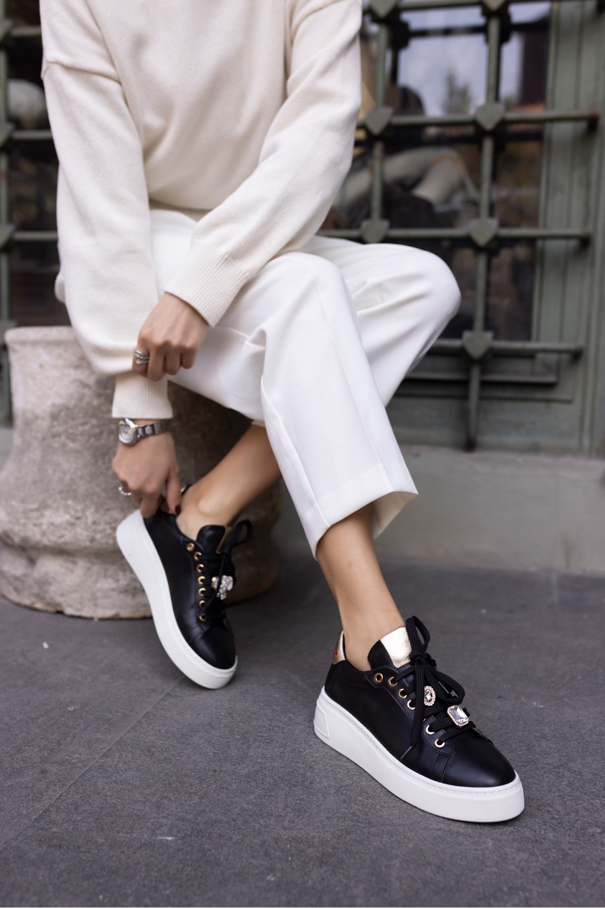 JULİO KADIN SİYAH BAGCIK TAŞ DETAY SNEAKER