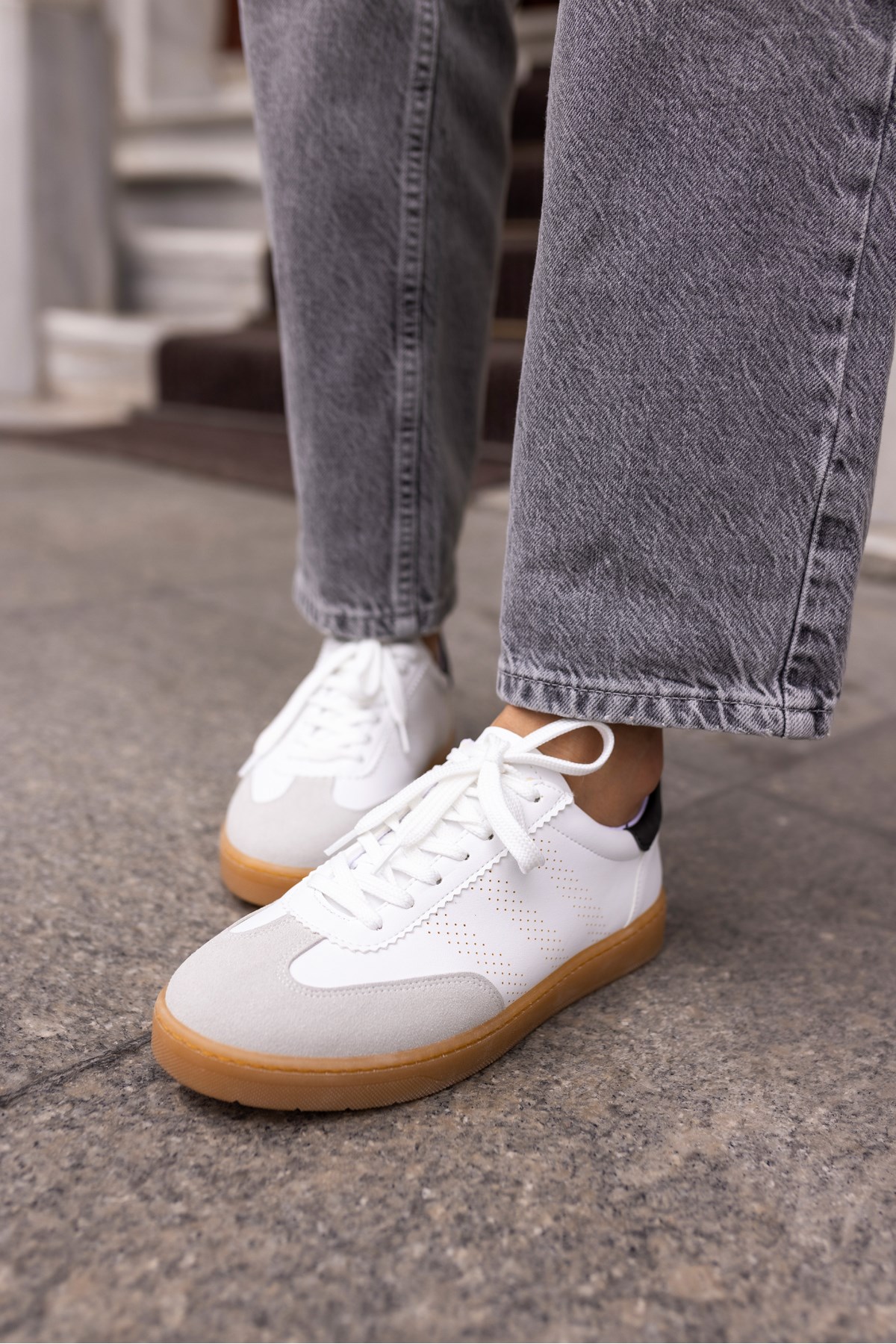 BROKS KADİN BEYAZ CİLT SAMBA DETAY SNEAKER