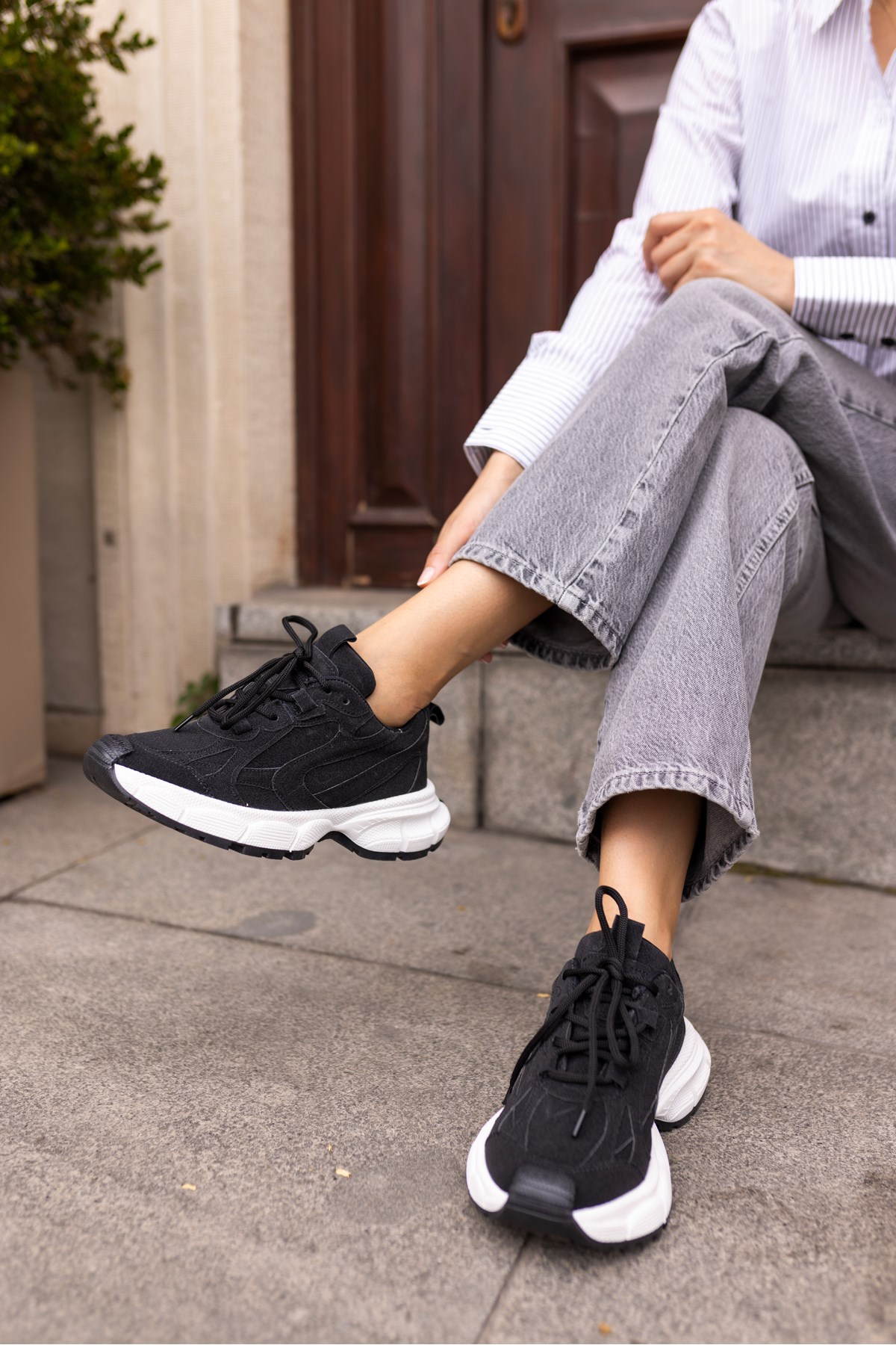 GENT KADİN SİYAH BEYAZ TABAN SNEAKER