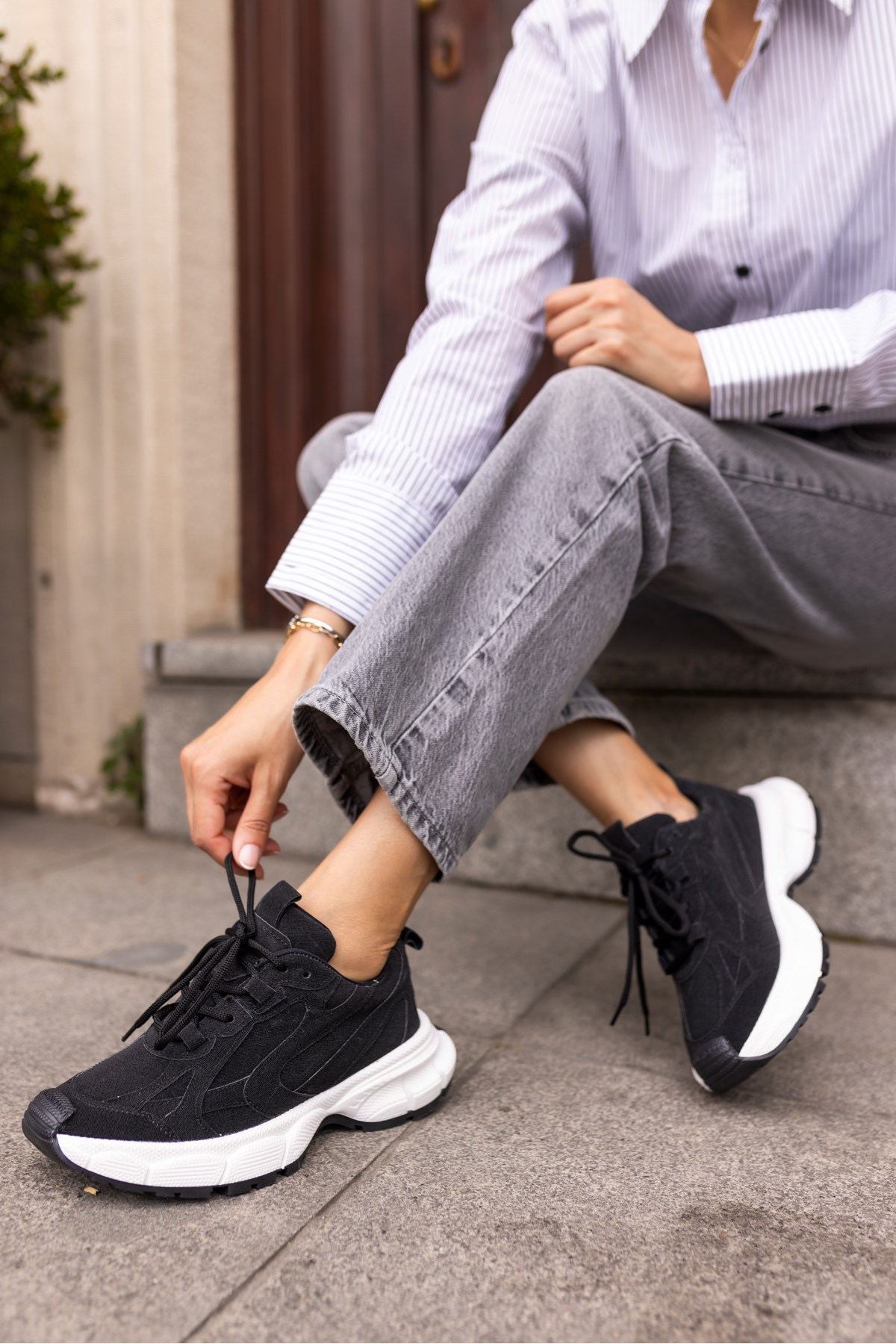 GENT KADİN SİYAH BEYAZ TABAN SNEAKER