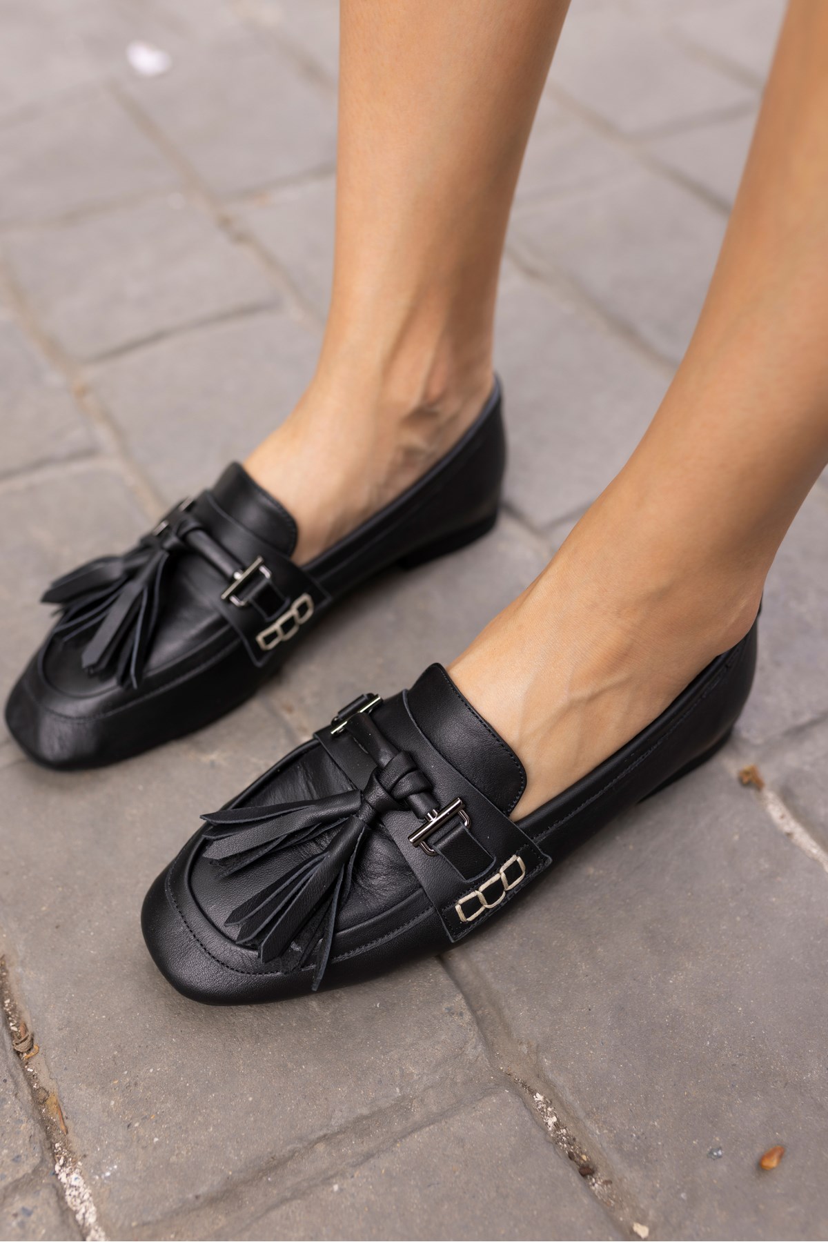 ROGO KADİN SİYAH GERCEK DERİ PUSKULLU LOAFER BABET