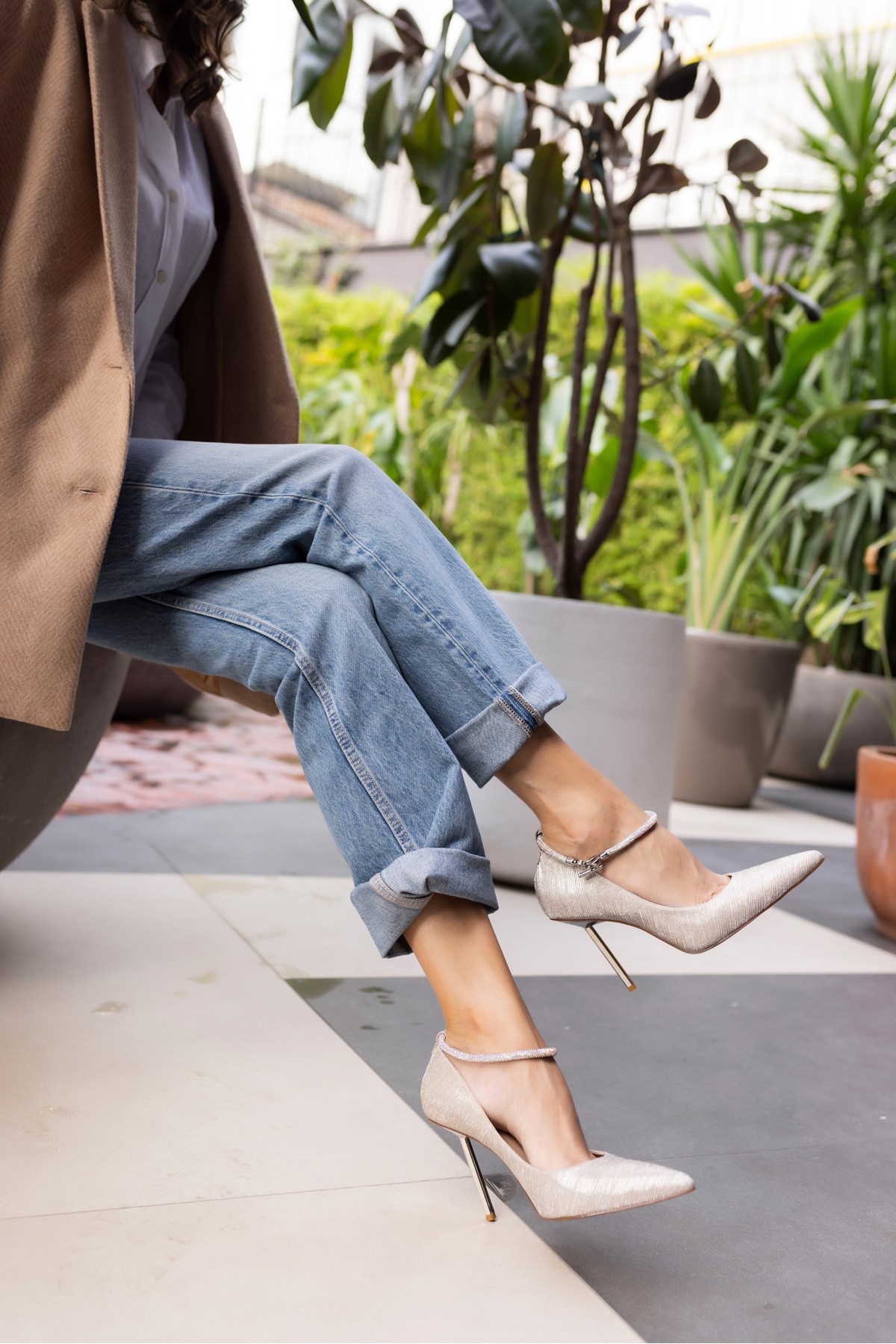 STİLA KADIN BEJ İTHAL MALZEME TAŞ ATKILI STILETTO
