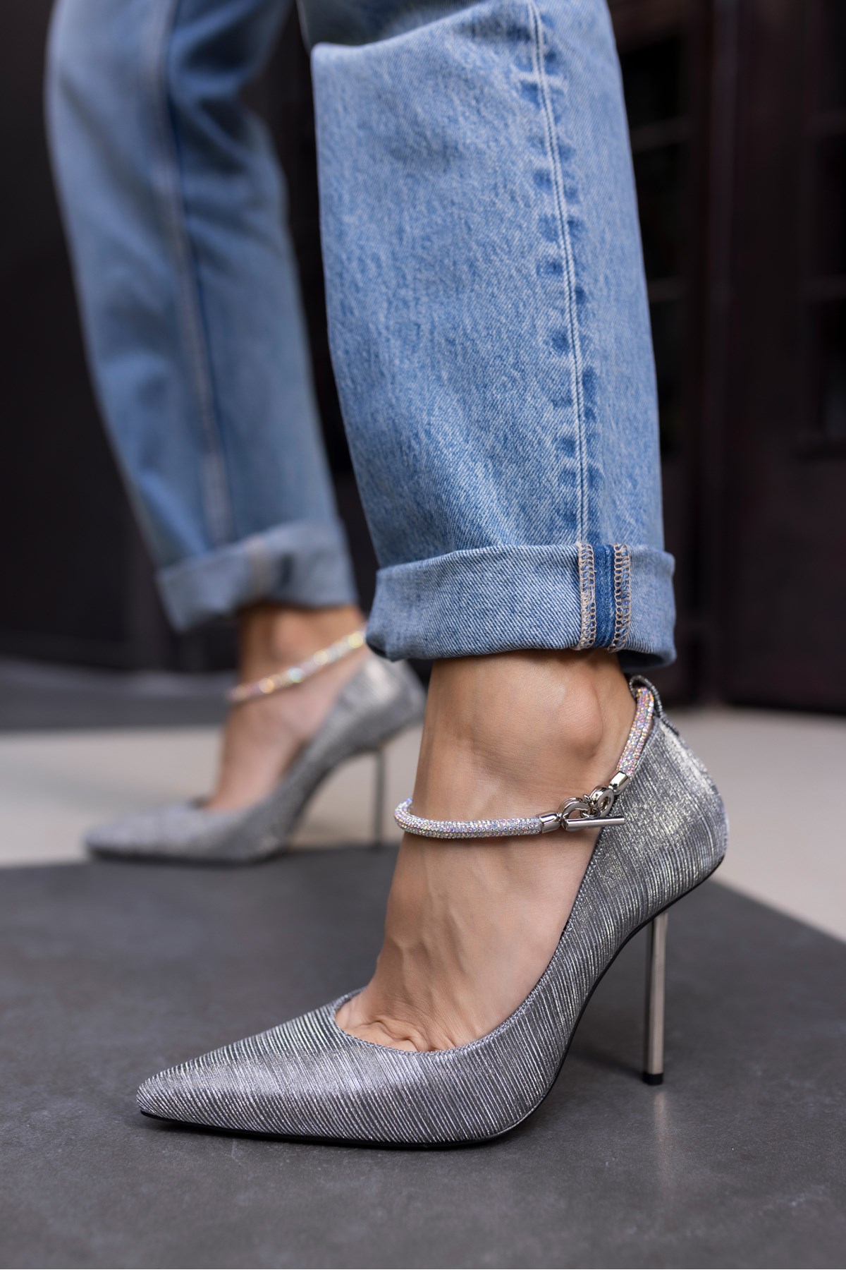 STİLA KADIN GUMUS SİM GECISLI TAŞ ATKILI TOPUKLU STILETTO