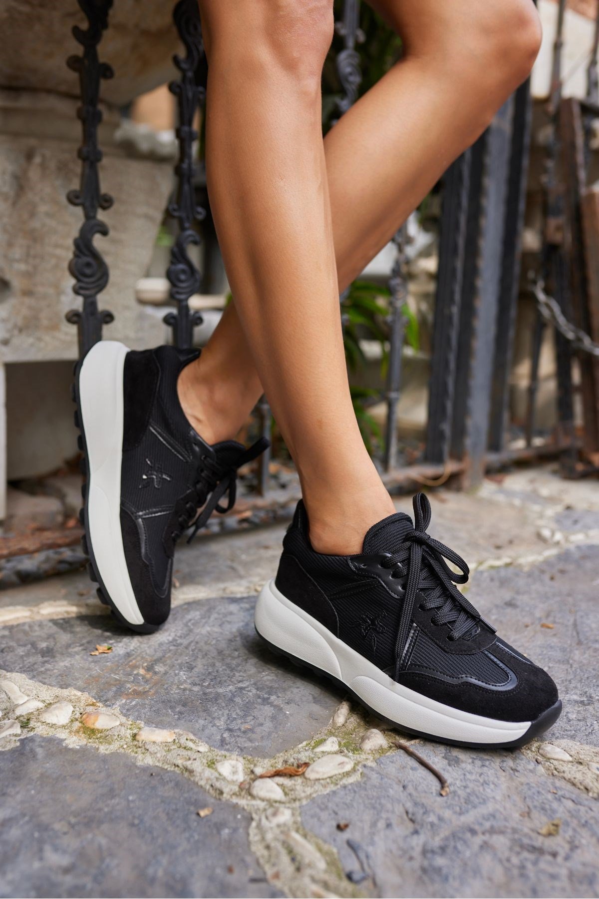 DODORİCO KADIN SİYAH BAGCIKLI EVA TABAN SNEAKER
