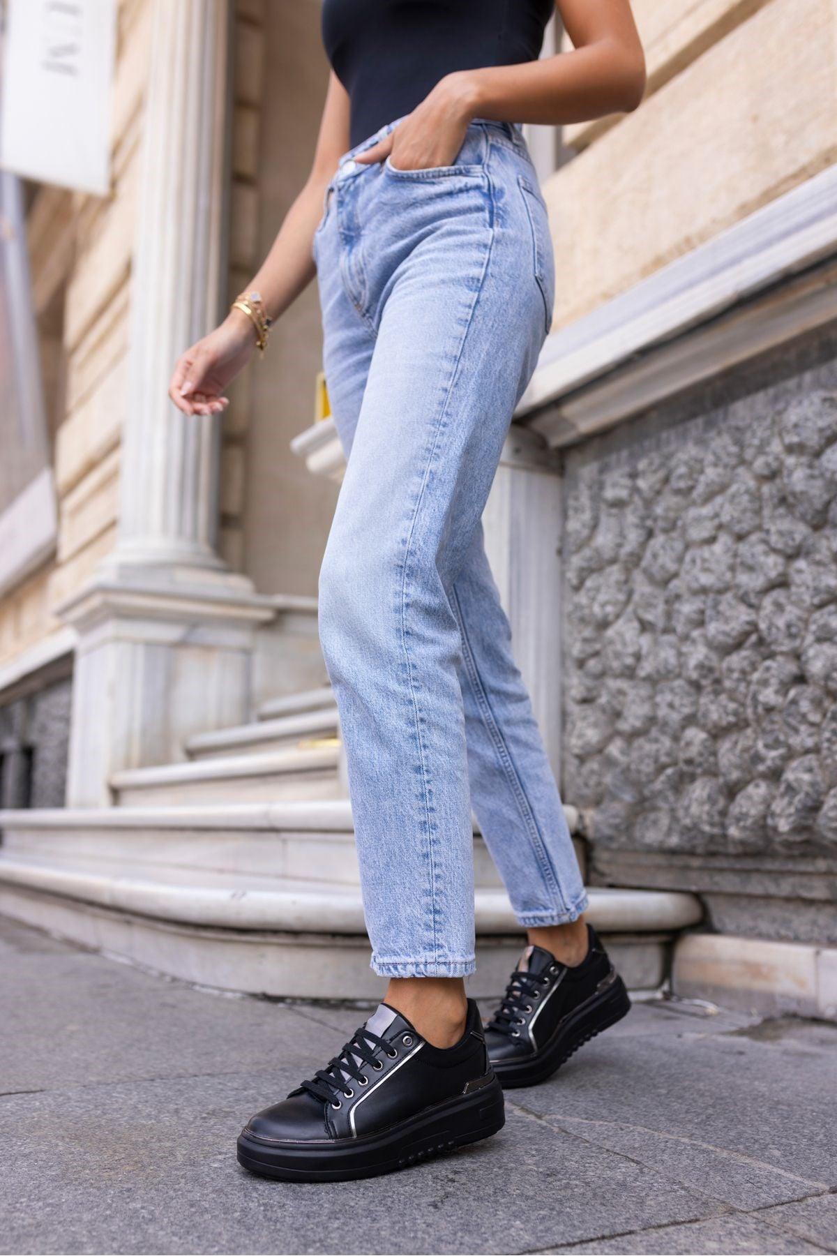 SPONT KADIN SİYAH BAGCIKLI CASUAL AYAKKABİ