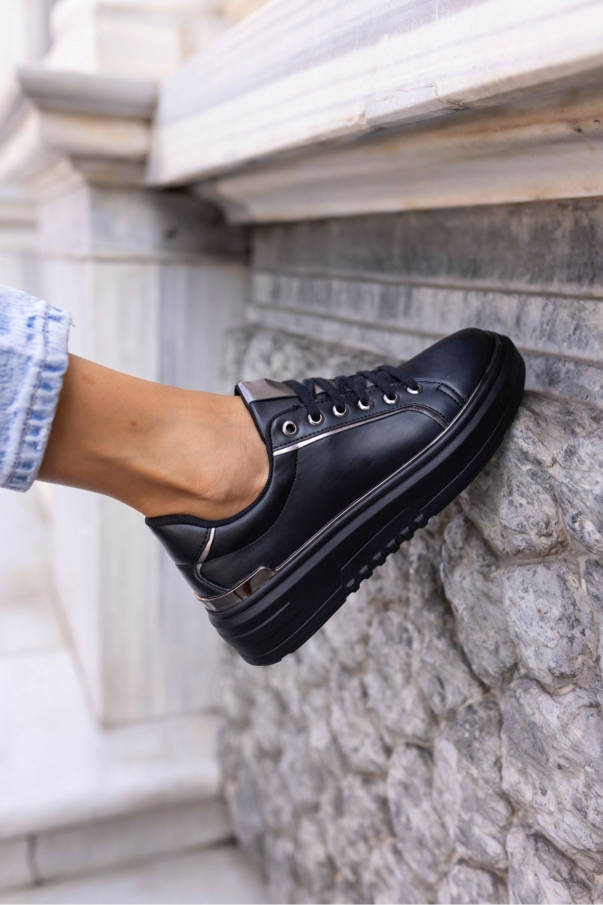 SPONT KADIN SİYAH BAGCIKLI CASUAL AYAKKABİ