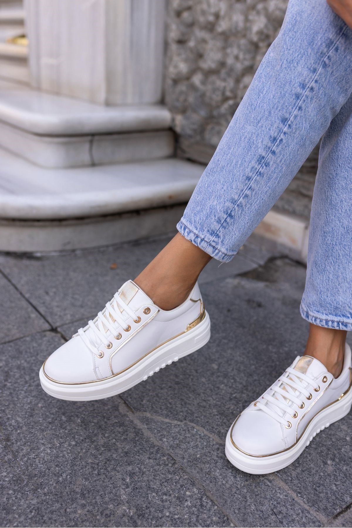 SPONT KADIN BEYAZ BAGCIKLI CASUAL AYAKKABİ