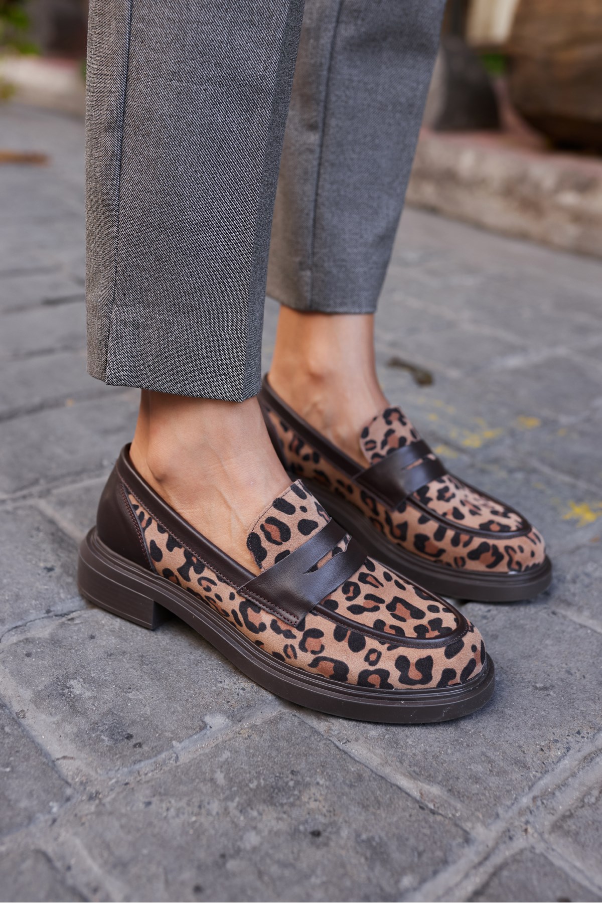 FORBİO KADIN KAHVE DERİ LEOPAR GARNILI DERİ LOAFER AYAKKABİ