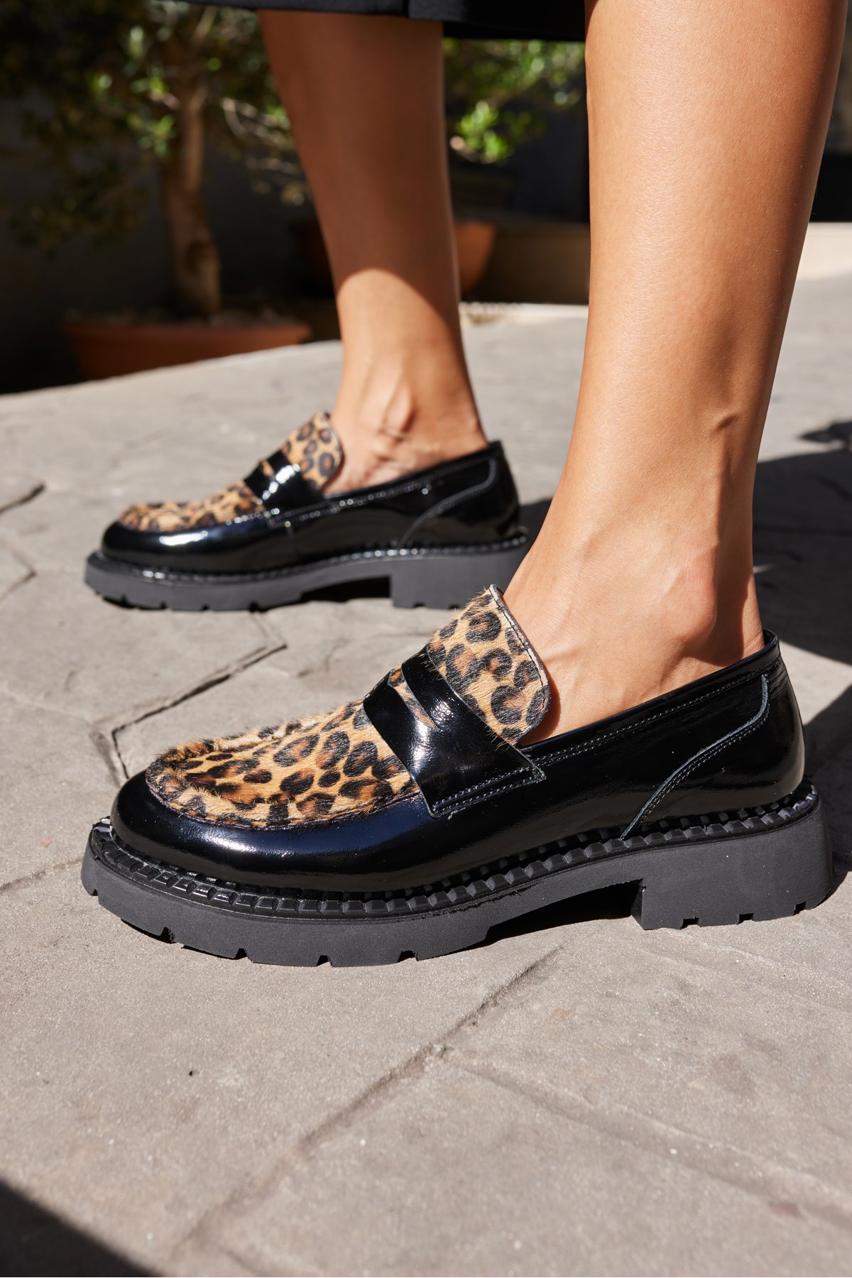 RİCKY KADIN SİYAH GERCEK DERİ LEOPAR DERİ GARNILI LOAFER