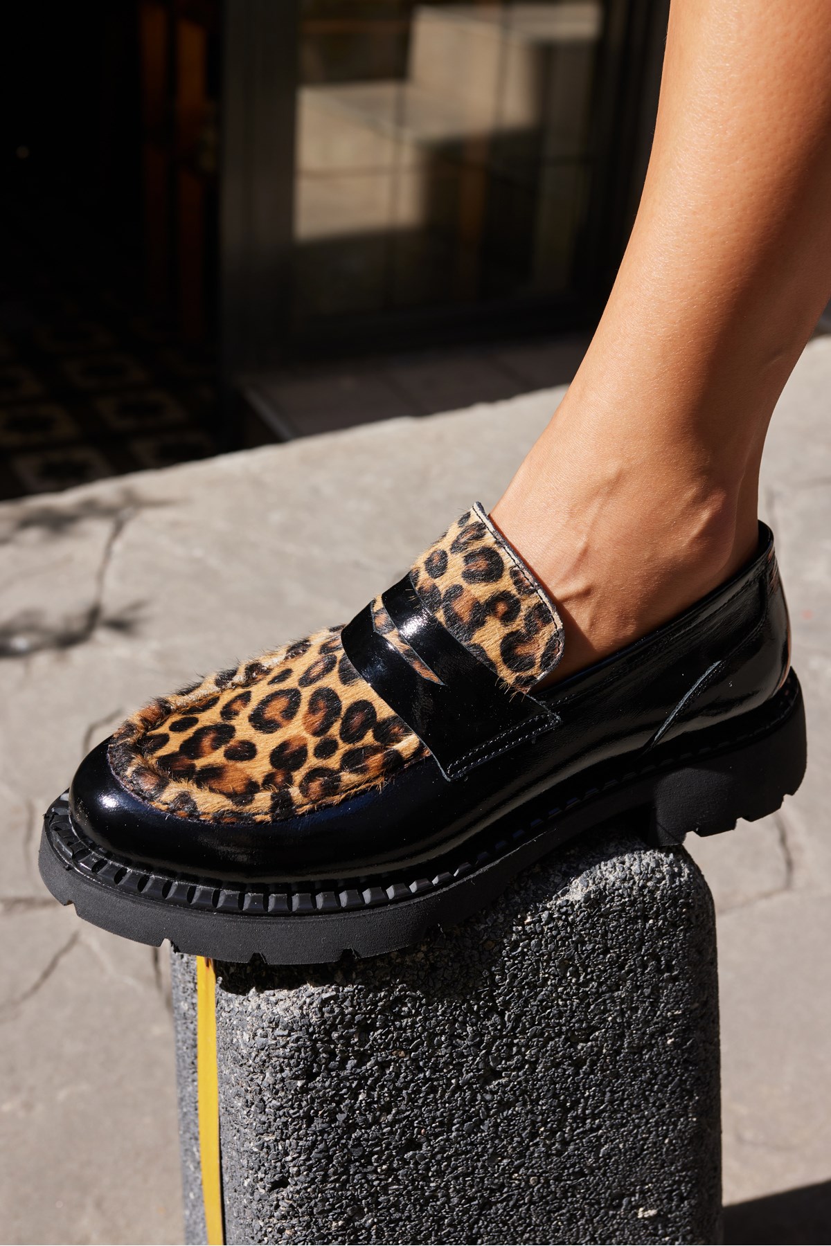 RİCKY KADIN SİYAH GERCEK DERİ LEOPAR DERİ GARNILI LOAFER