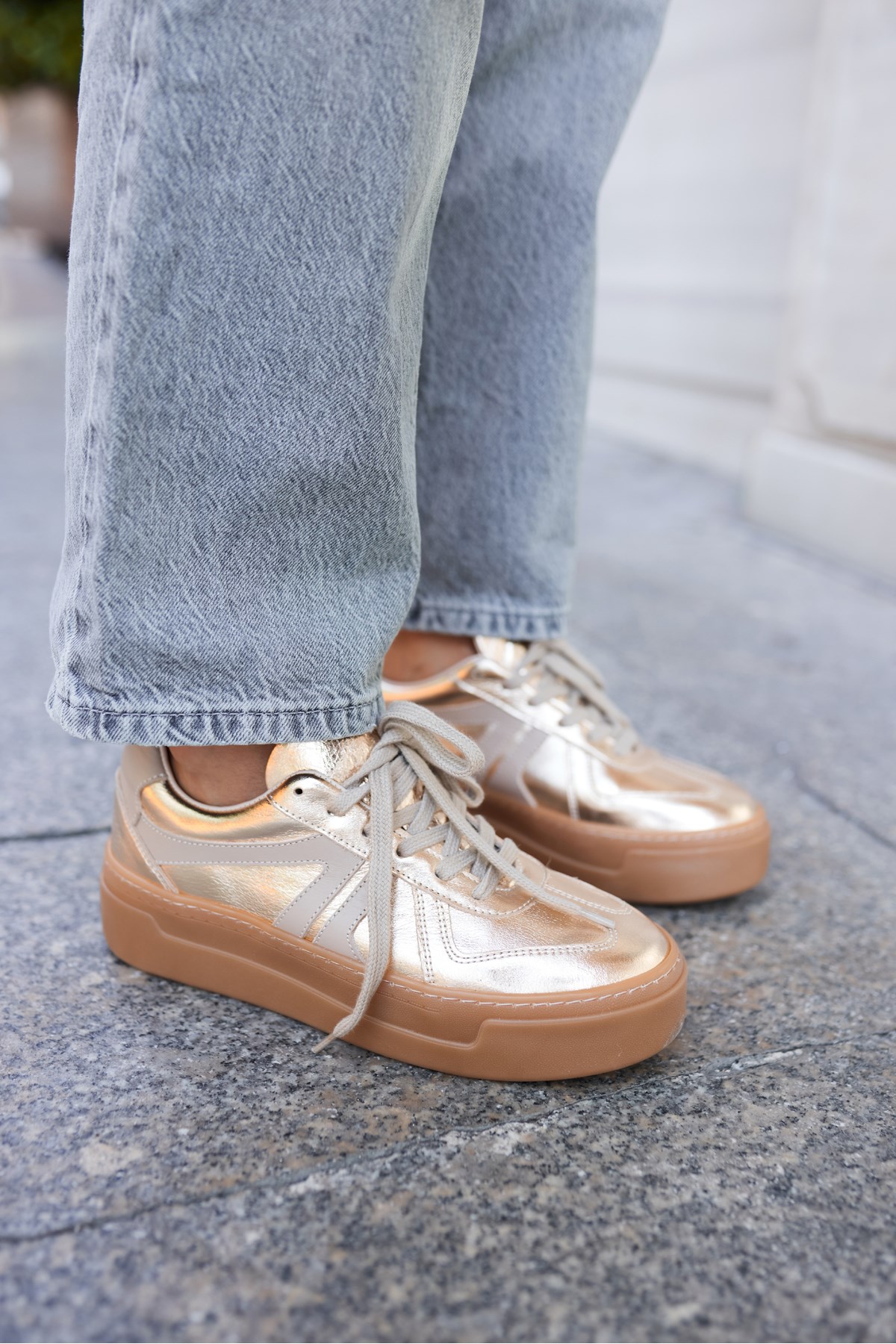 BELLO KADIN ALTIN DORE GERCEK DERİ SNEAKER
