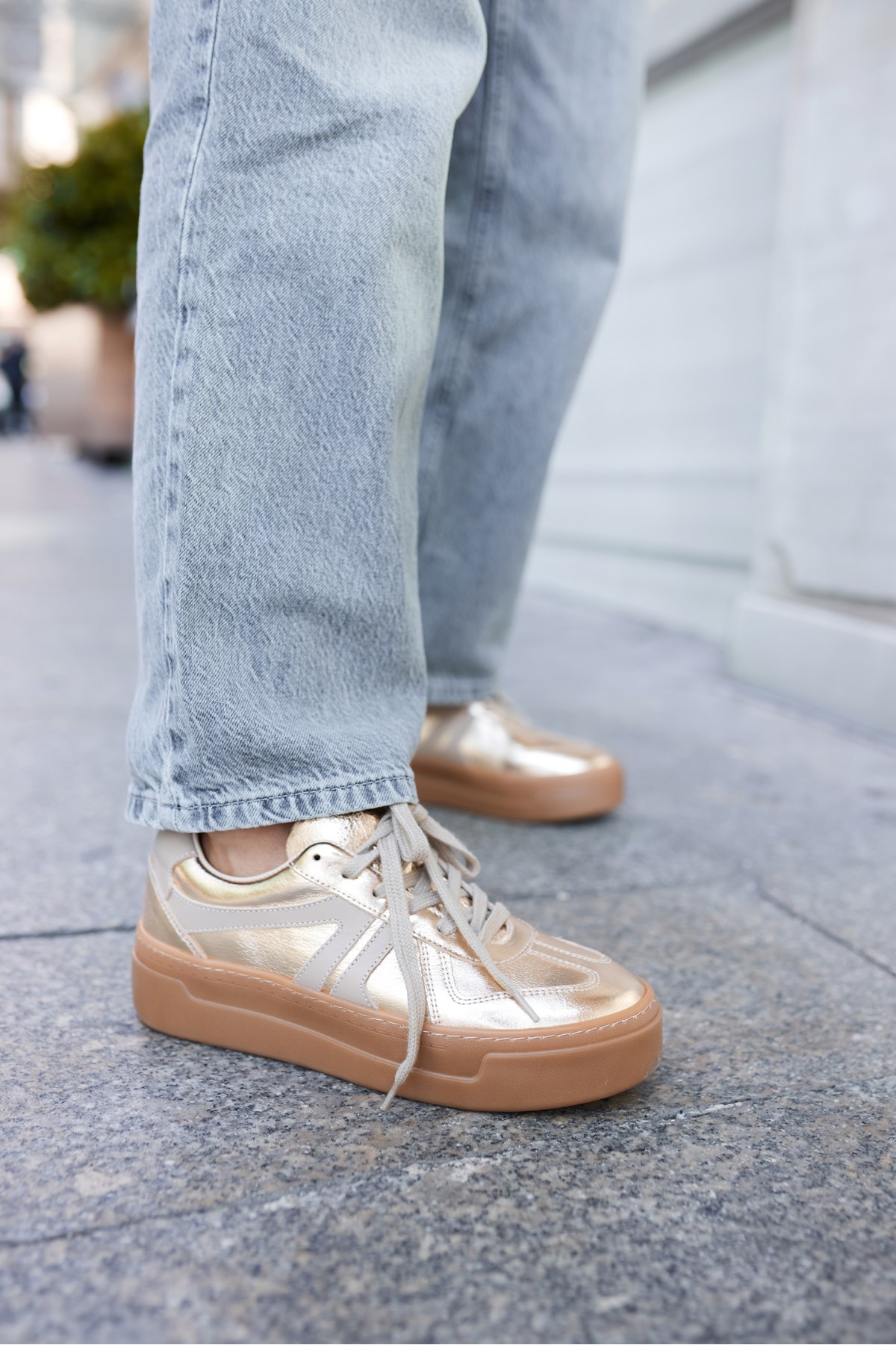 BELLO KADIN ALTIN DORE GERCEK DERİ SNEAKER