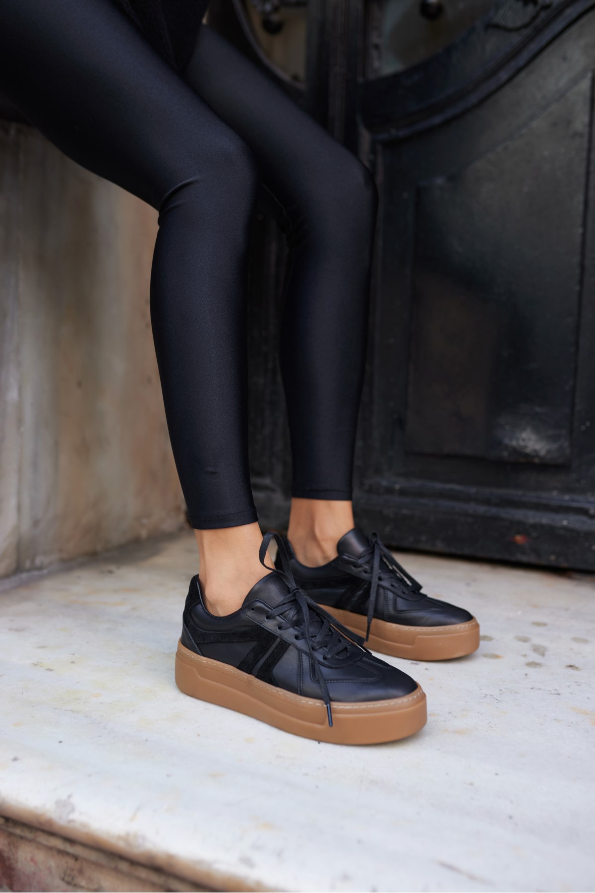 BELLO KADIN SİYAH GERCEK DERİ SNEAKER
