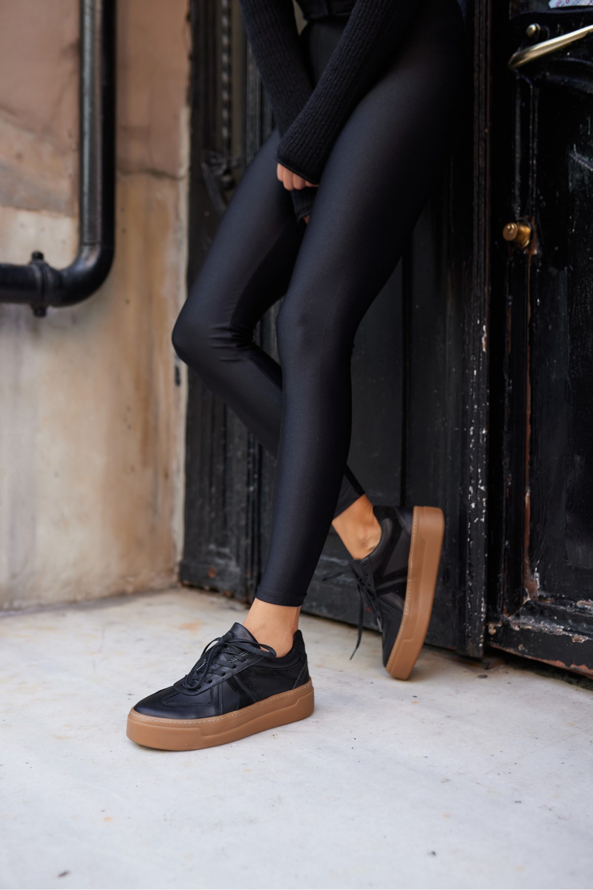 BELLO KADIN SİYAH GERCEK DERİ SNEAKER