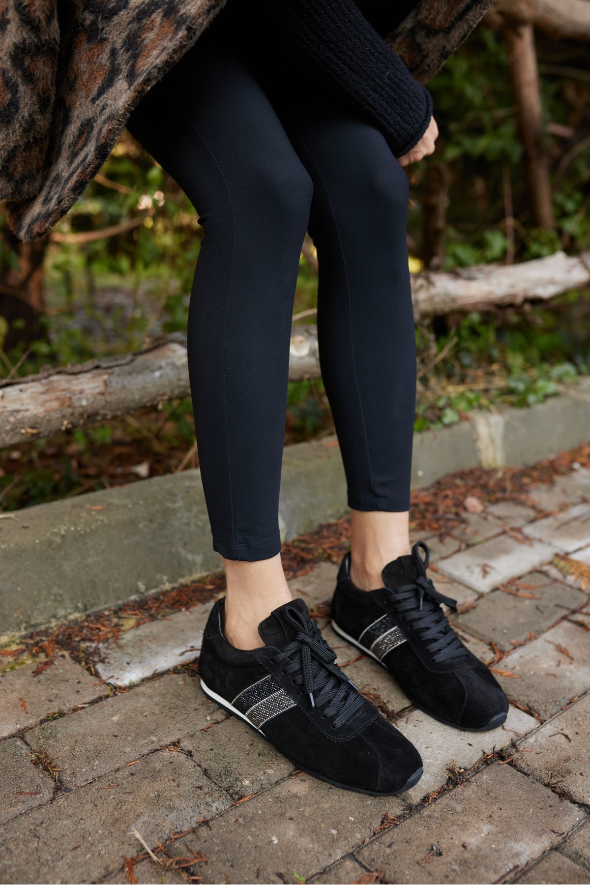 TELLA KADIN SİYAH GERCEK SUET TAŞLİ SNEAKER