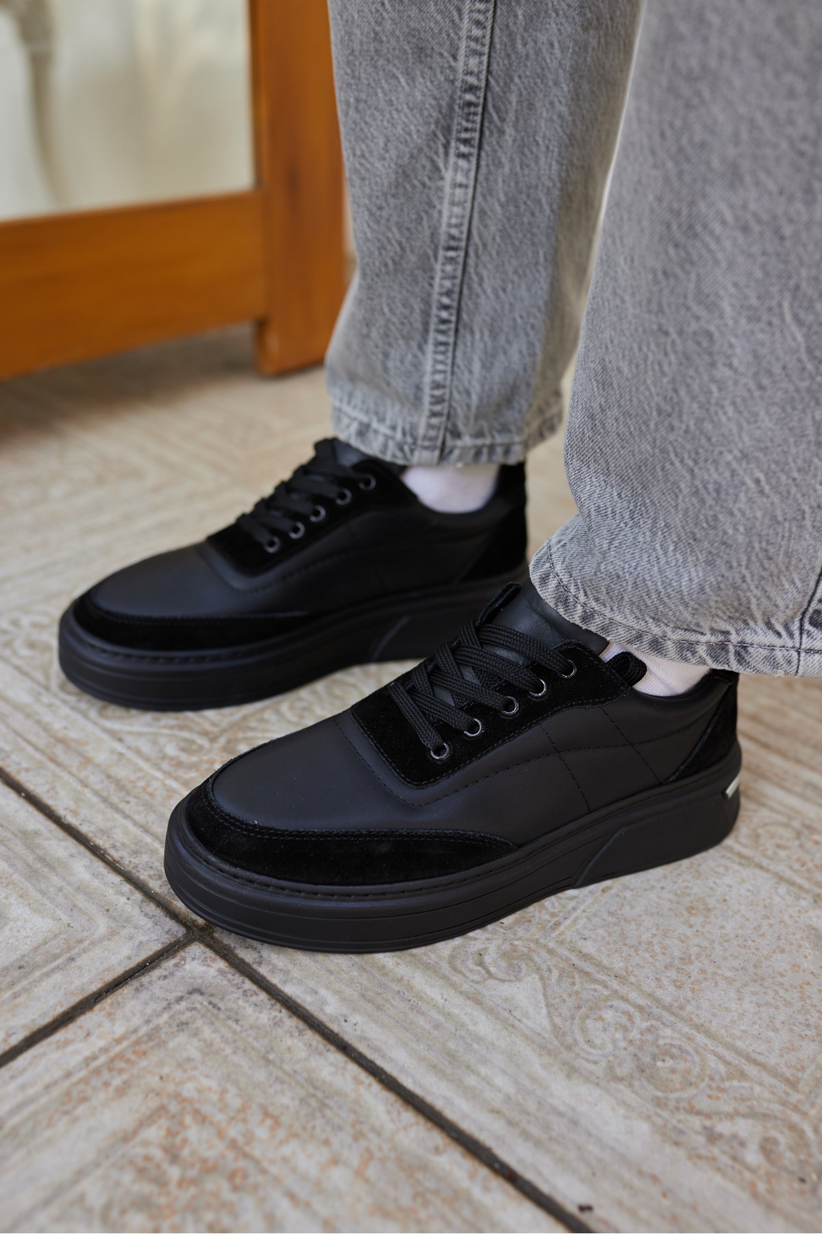 OKİTA KADIN SİYAH BAGCIKLI GERCEK DERİ SNEAKER