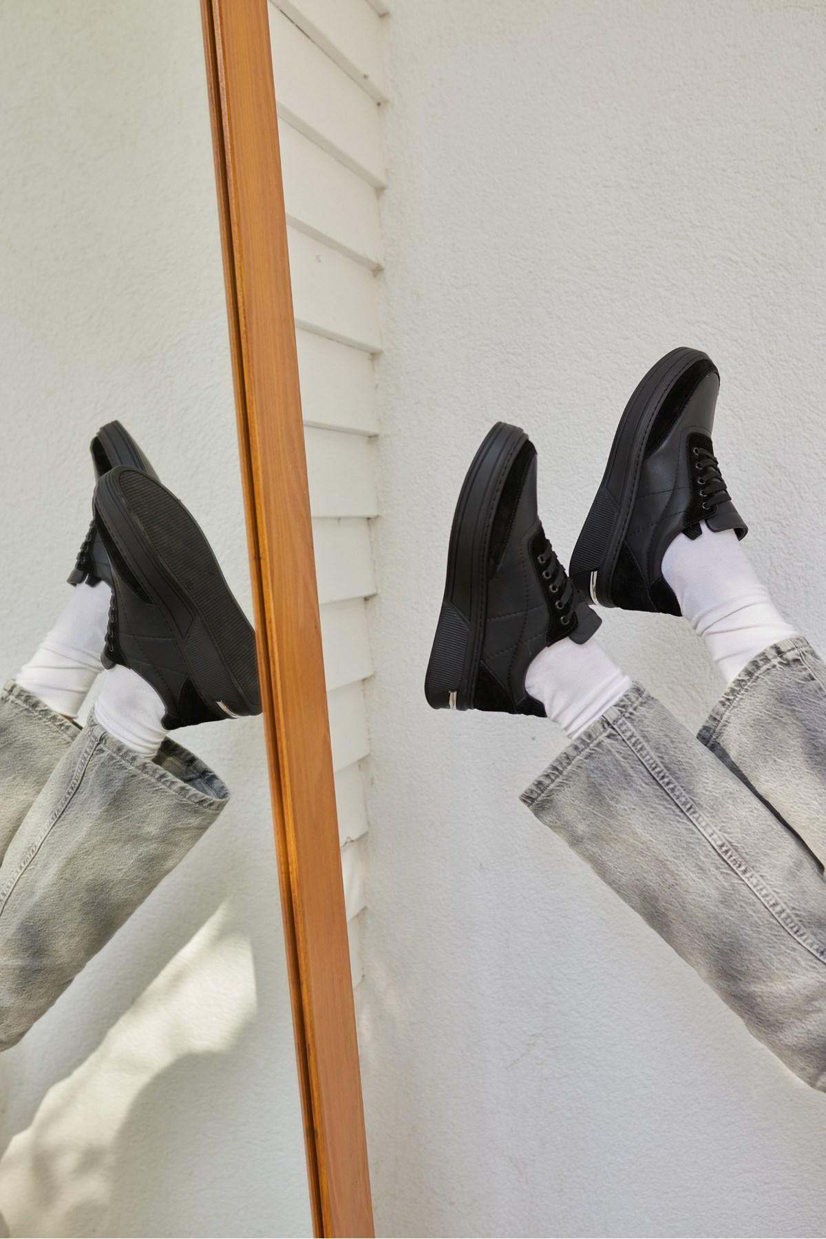 OKİTA KADIN SİYAH BAGCIKLI GERCEK DERİ SNEAKER