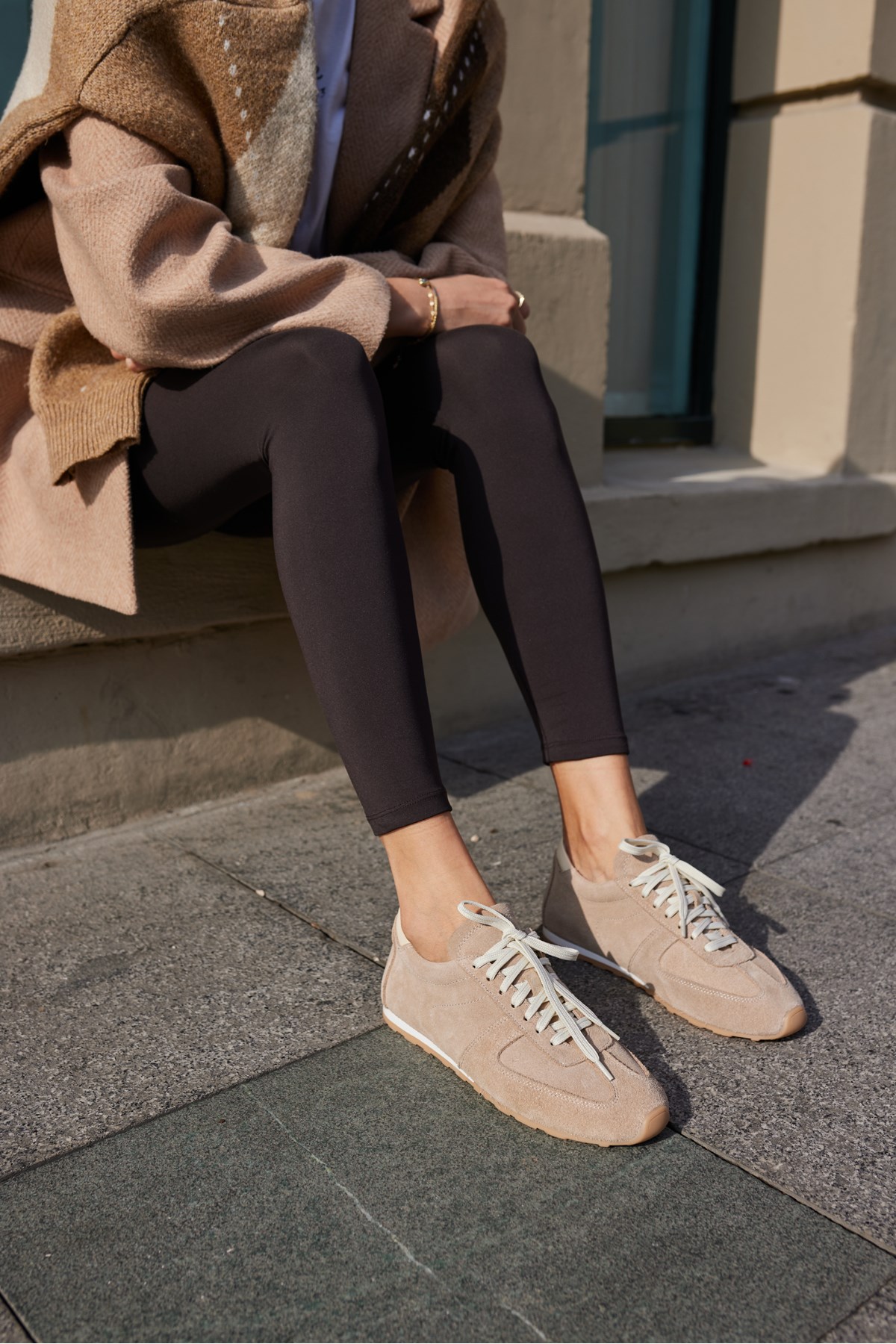 TORES KADIN BEJ GERCEK DERİ SUET BAGCIKLI SNEAKER