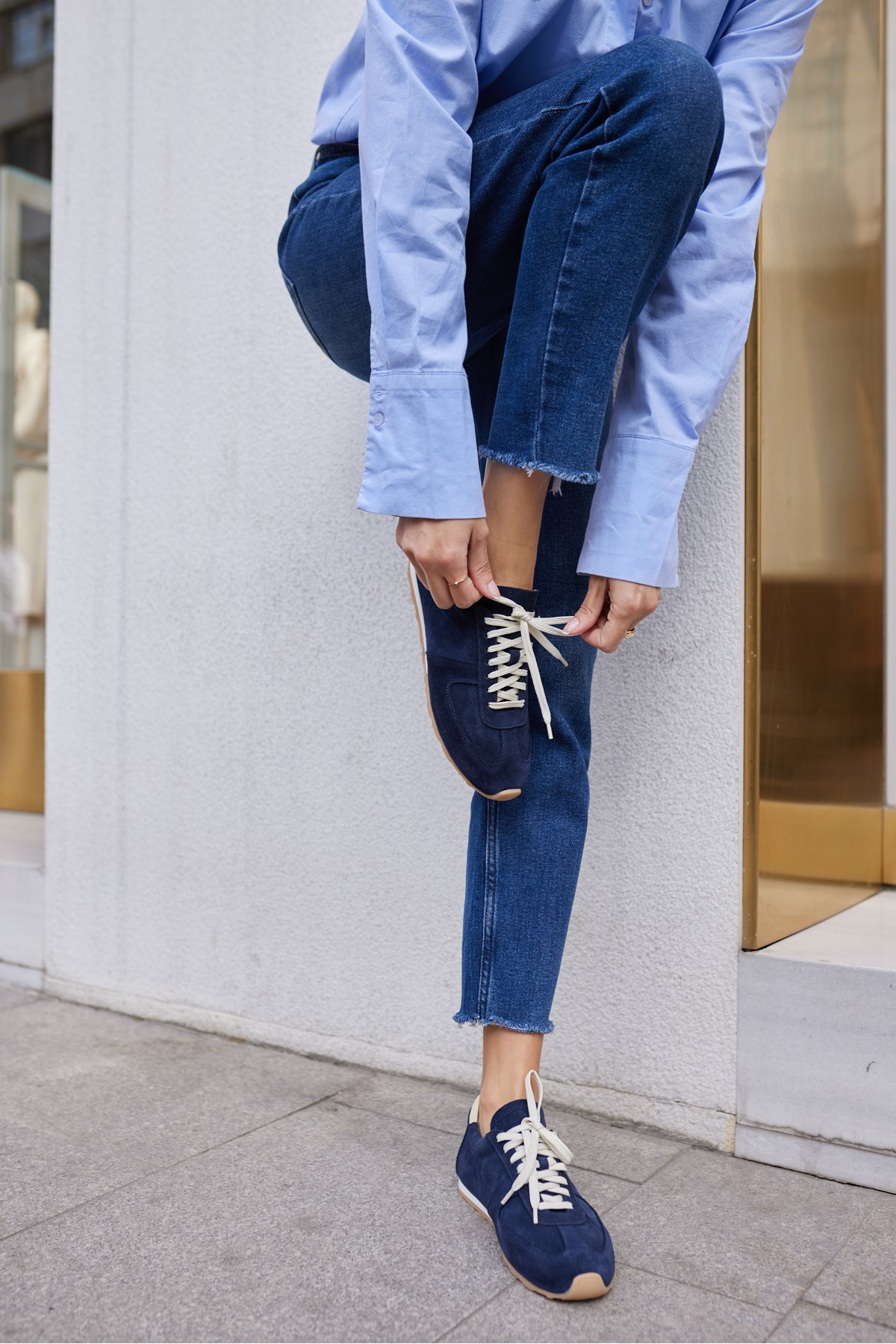 TORES KADIN LACIVERT GERCEK SUET BAGCIKLI SNEAKER