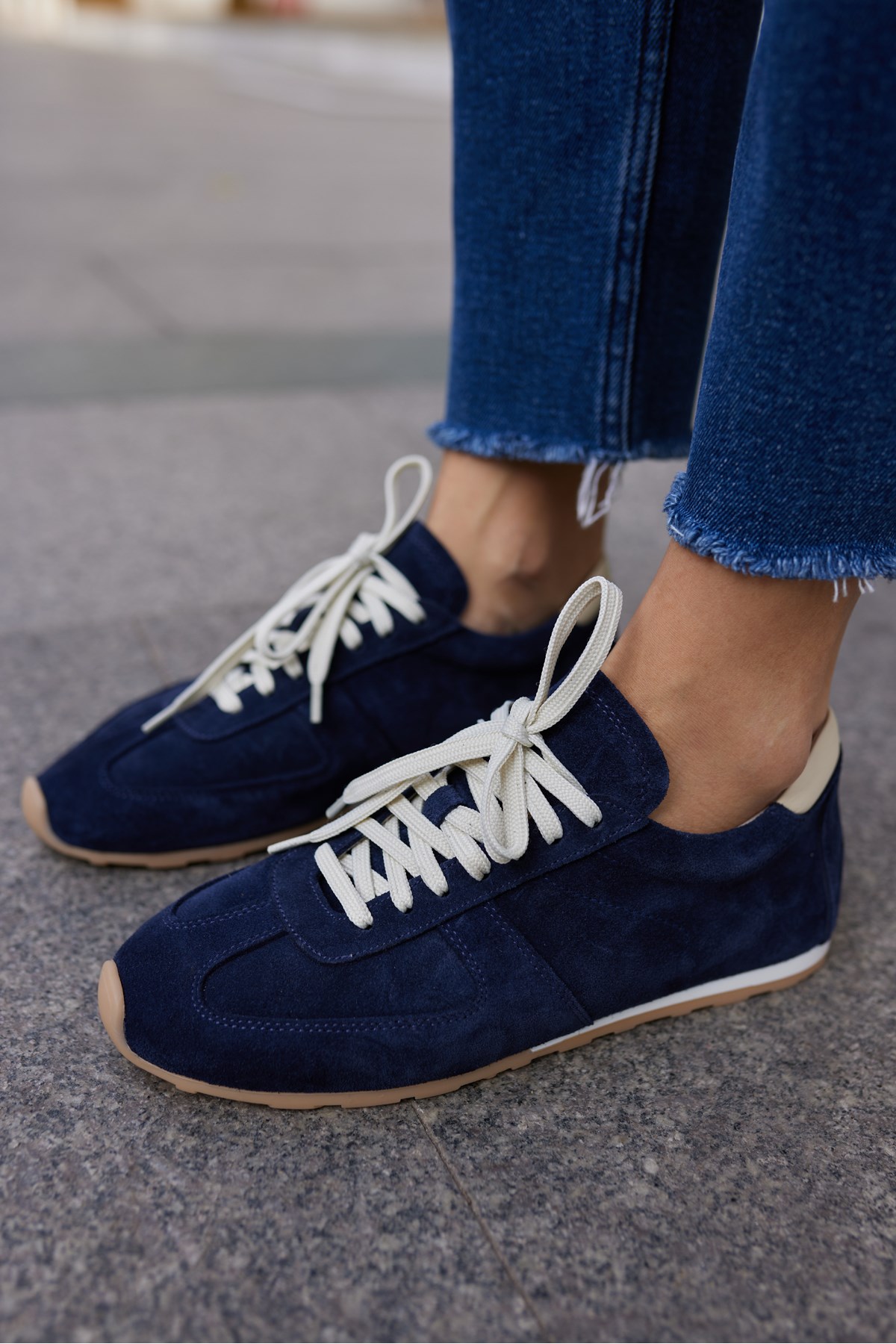 TORES KADIN LACIVERT GERCEK SUET BAGCIKLI SNEAKER