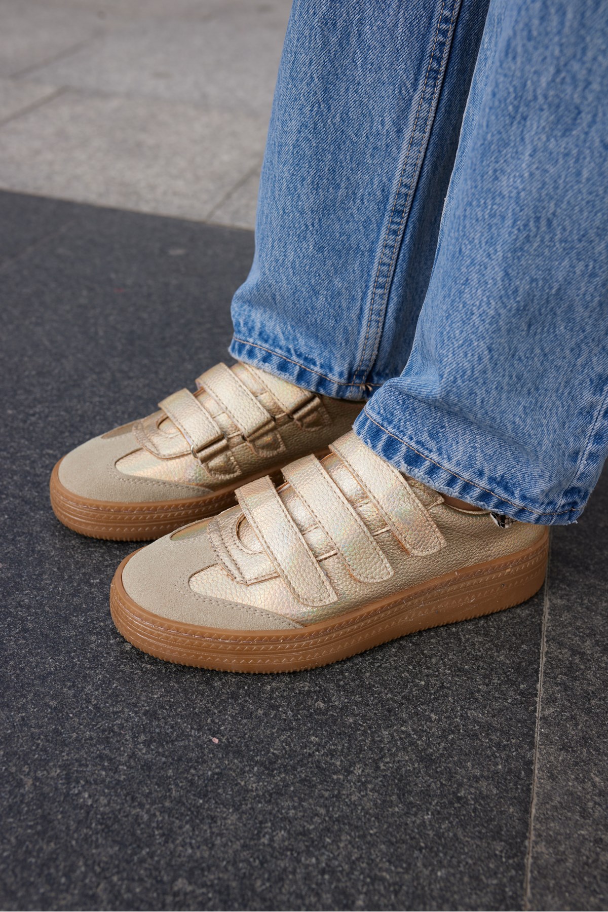 CELSO KADİN ALTIN CİRTLİ SNEAKERS