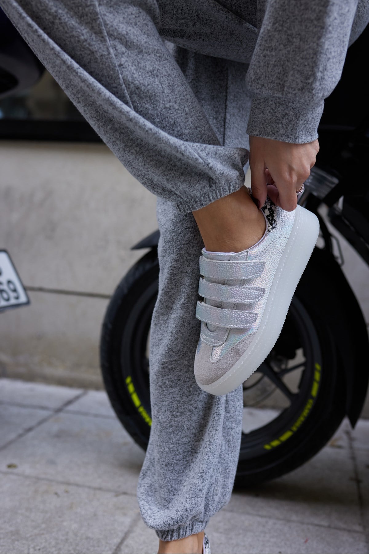 CELSO KADİN GUMUS CIRTLI SNEAKERS