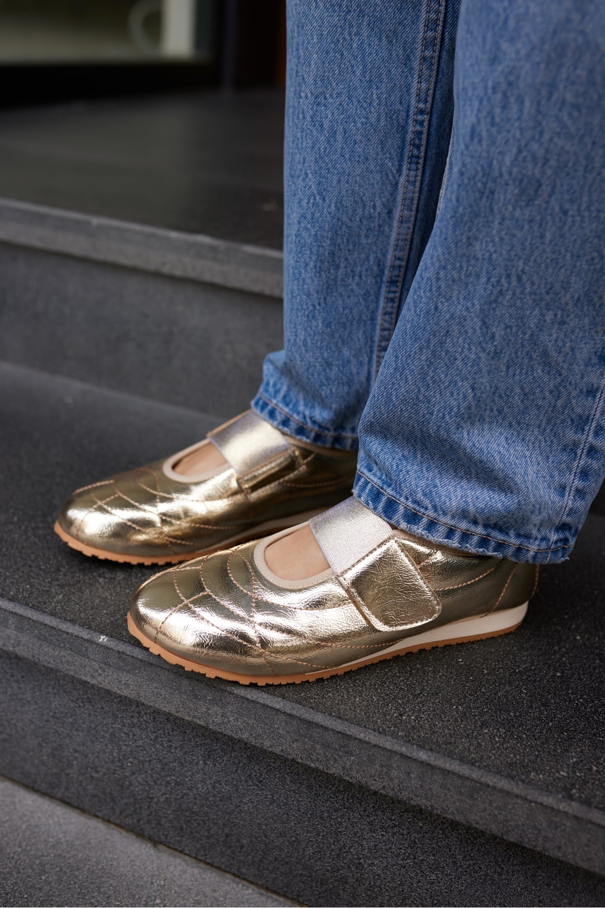 BARTU KADIN GOLD LASTIK DETAY SNEAKER