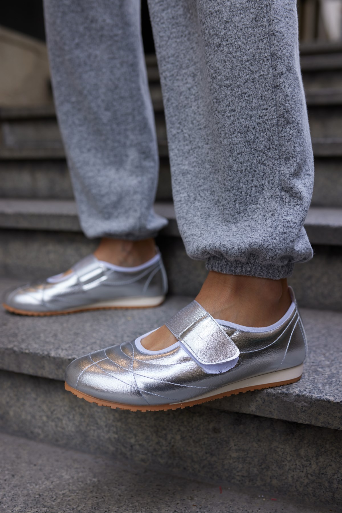 BARTU KADIN GUMUS BANTLI LASTIKLI SNEAKER
