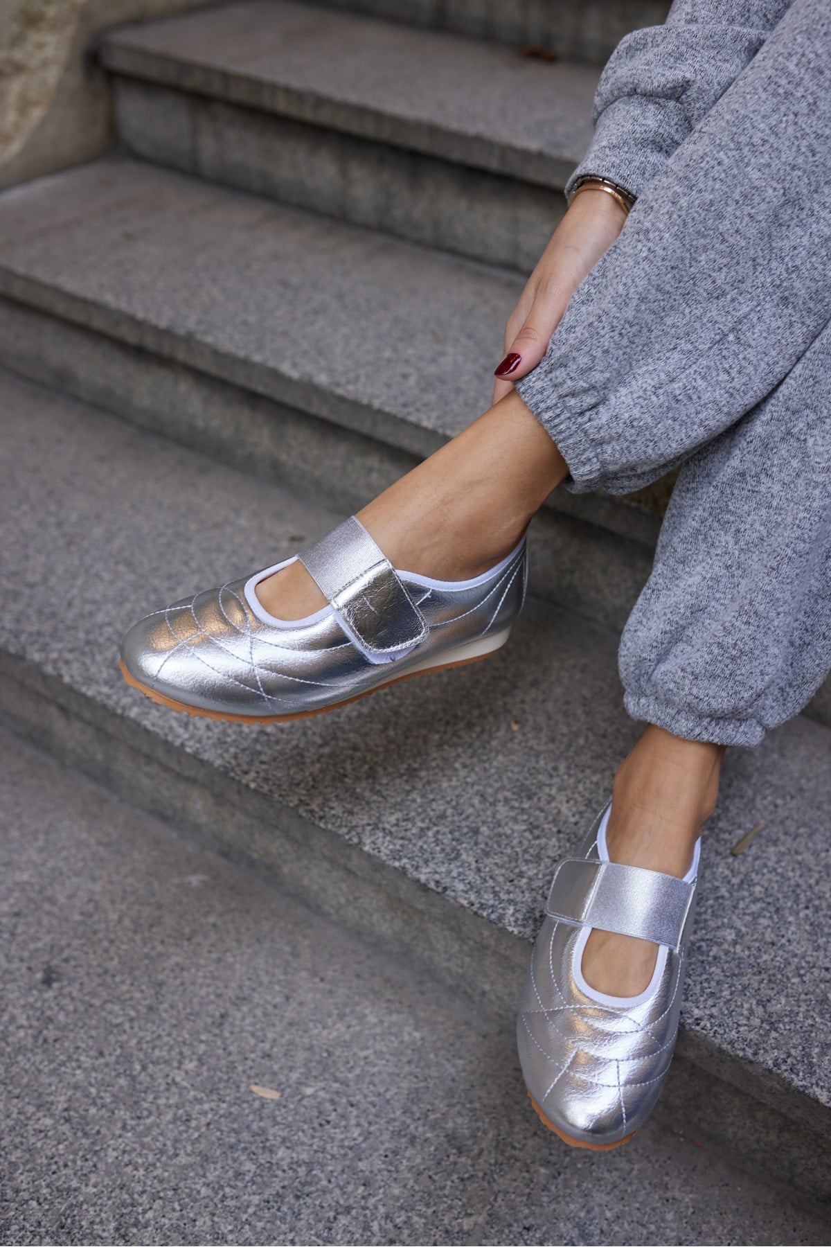 BARTU KADIN GUMUS BANTLI LASTIKLI SNEAKER