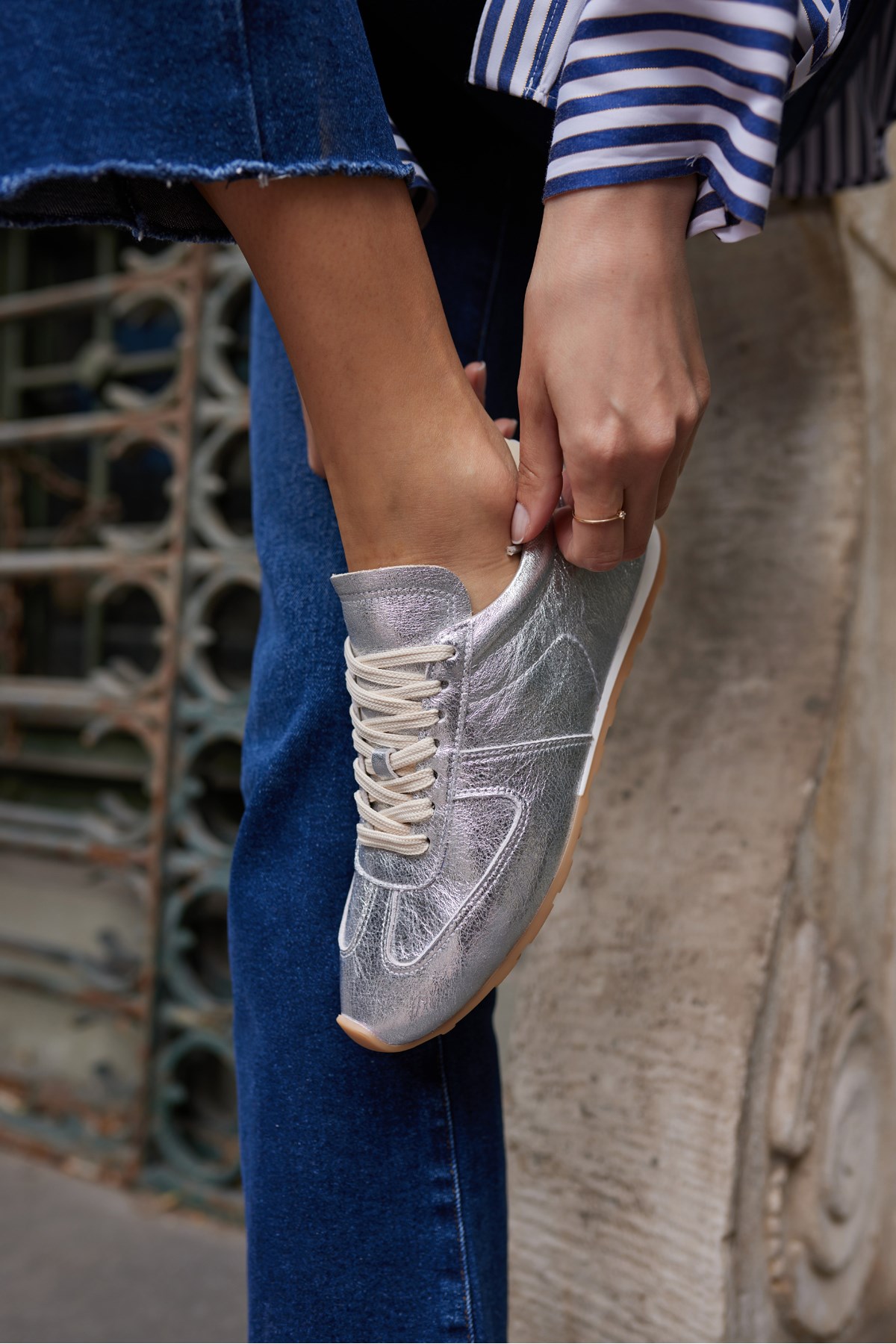 TORES KADIN GUMUS GERCEK DERİ BAGCIKLI SNEAKER
