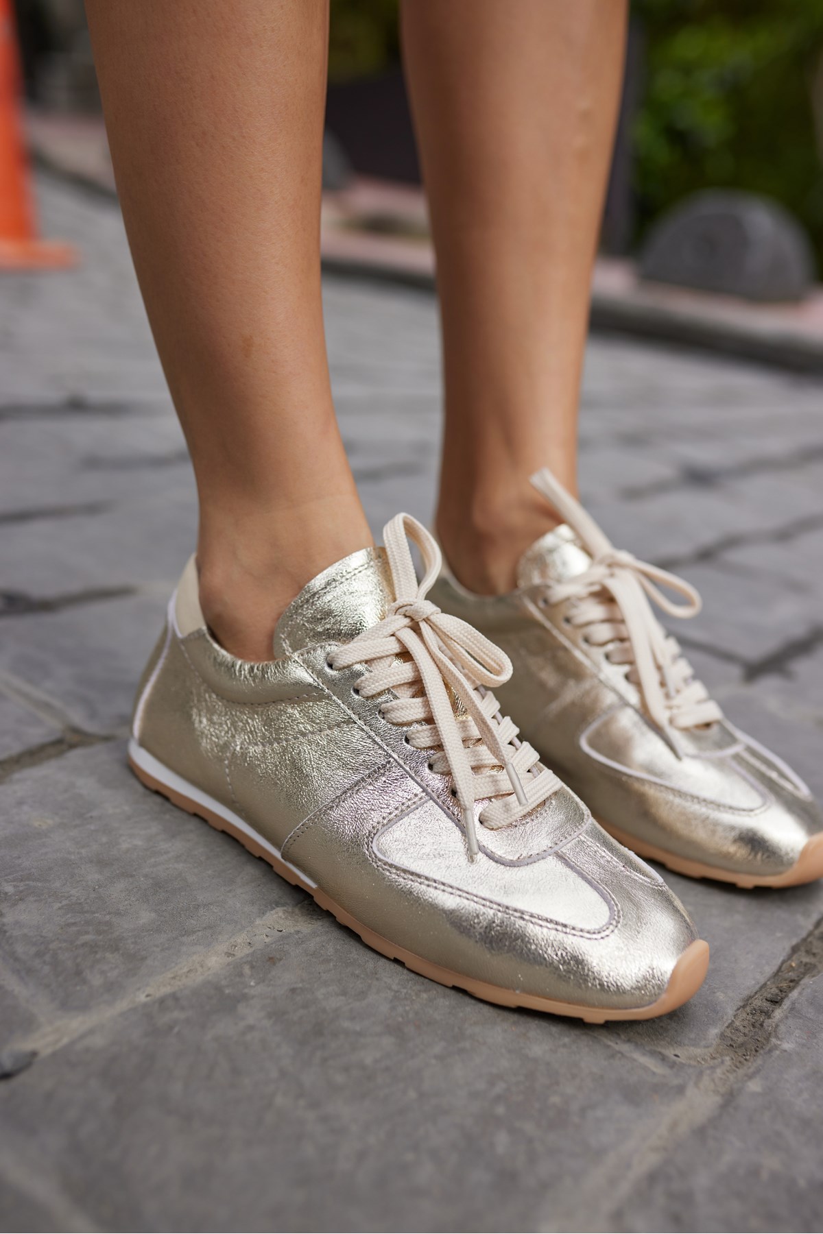 TORES KADIN ALTIN DORE GERCEK DERİ BAGCIKLI SNEAKER